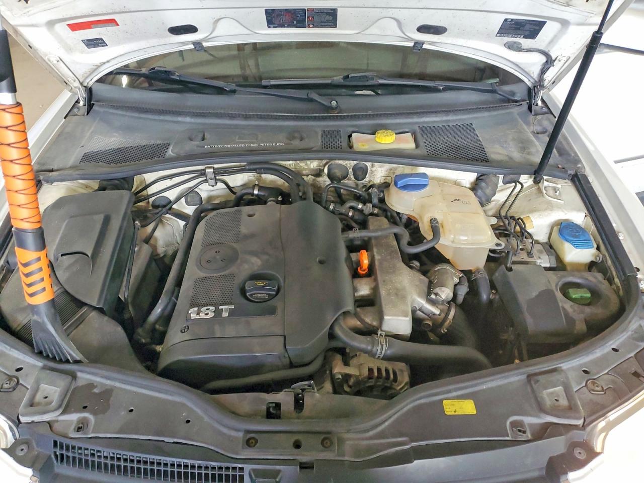 2002 Volkswagen Passat Gls White vin: WVWPD63B02P172106