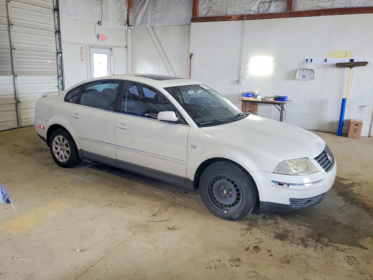 2002 Volkswagen Passat Gls White vin: WVWPD63B02P172106