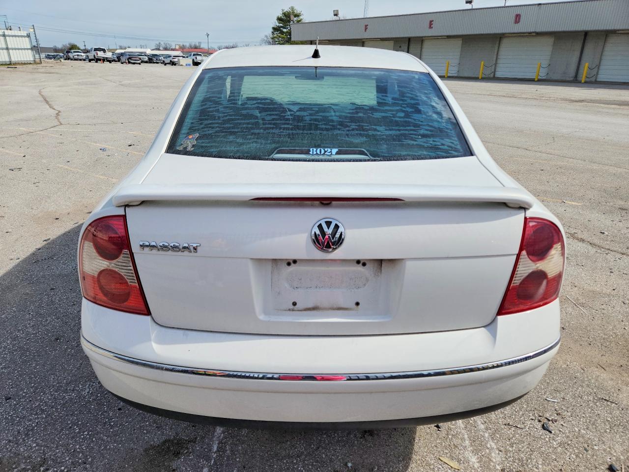 2002 Volkswagen Passat Gls White vin: WVWPD63B02P172106