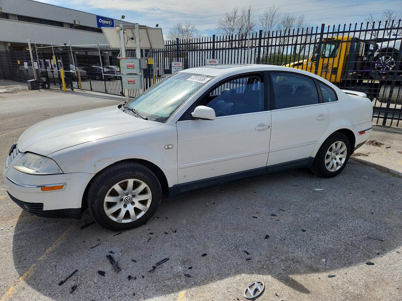 2002 Volkswagen Passat Gls White vin: WVWPD63B02P172106