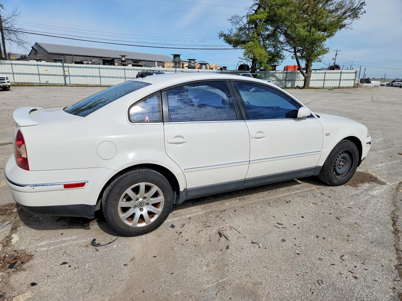 2002 Volkswagen Passat Gls White vin: WVWPD63B02P172106