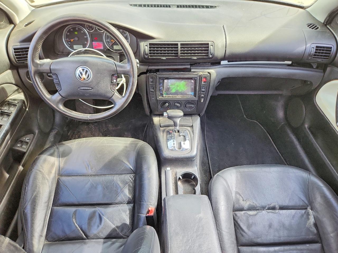 2002 Volkswagen Passat Gls White vin: WVWPD63B02P172106