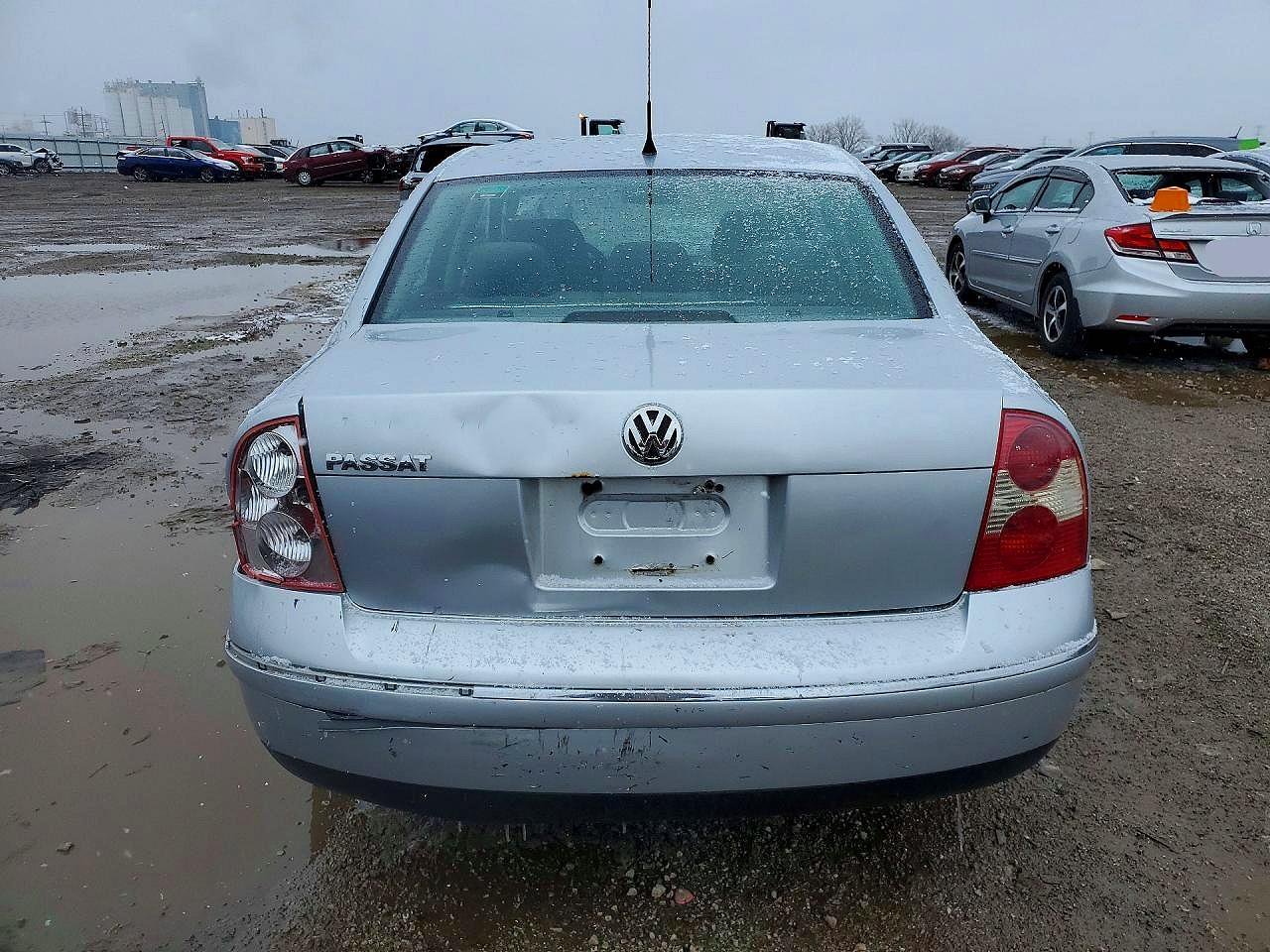 2002 Volkswagen Passat Gls Silver vin: WVWPD63B02P181971