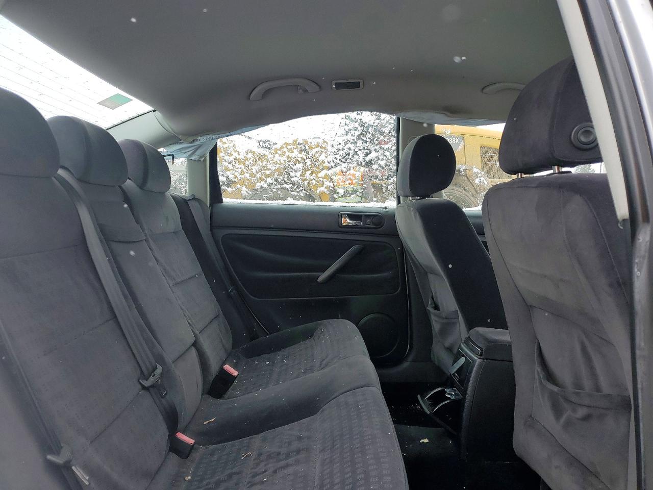 2002 Volkswagen Passat Gls Silver vin: WVWPD63B02P181971