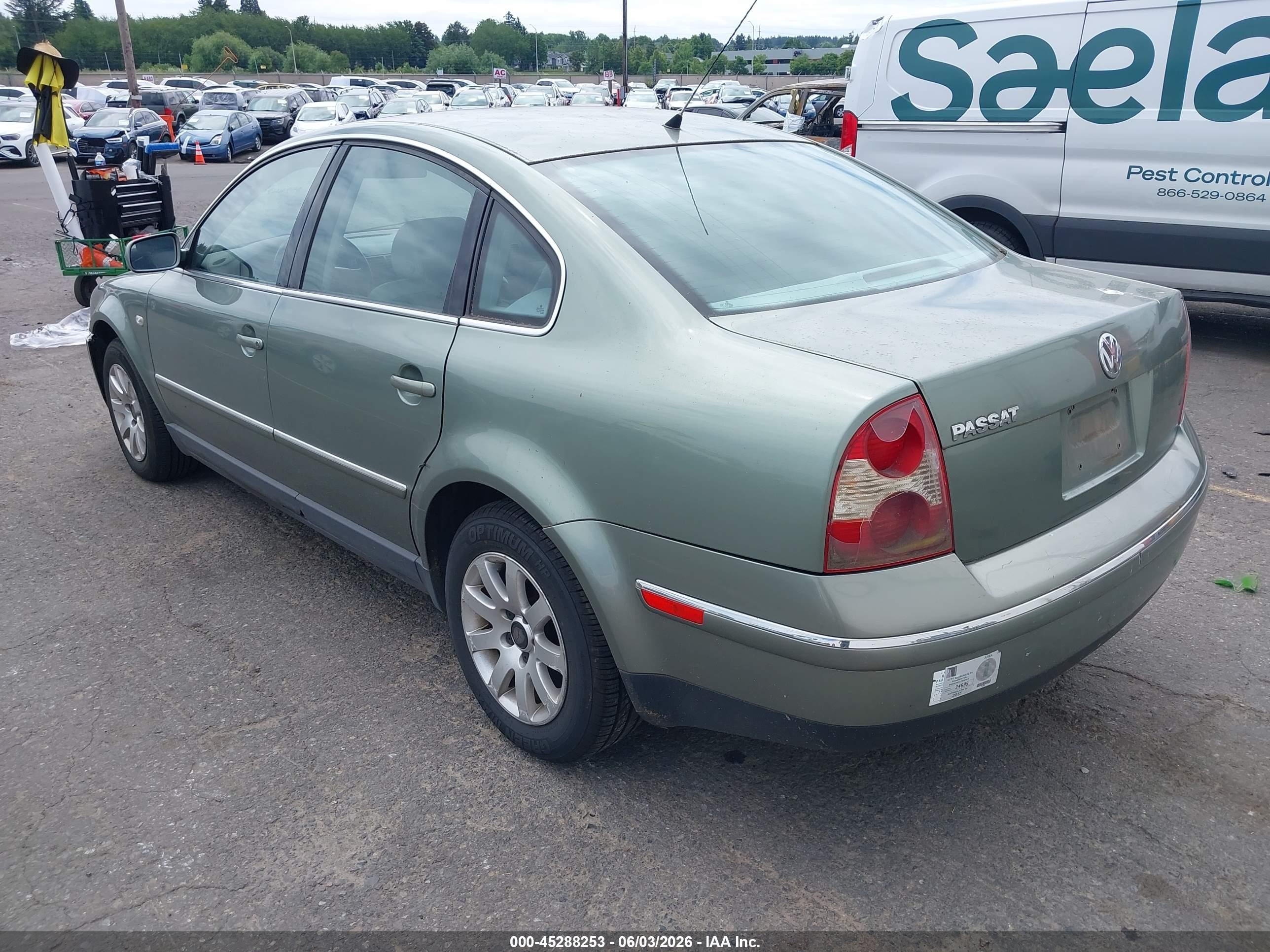 2002 Volkswagen Passat Gls Green vin: WVWPD63B02P184630