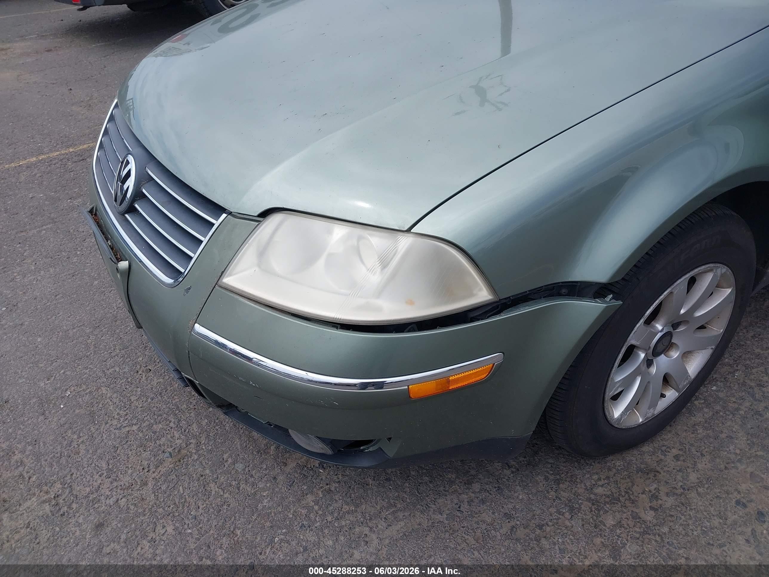 2002 Volkswagen Passat Gls Green vin: WVWPD63B02P184630