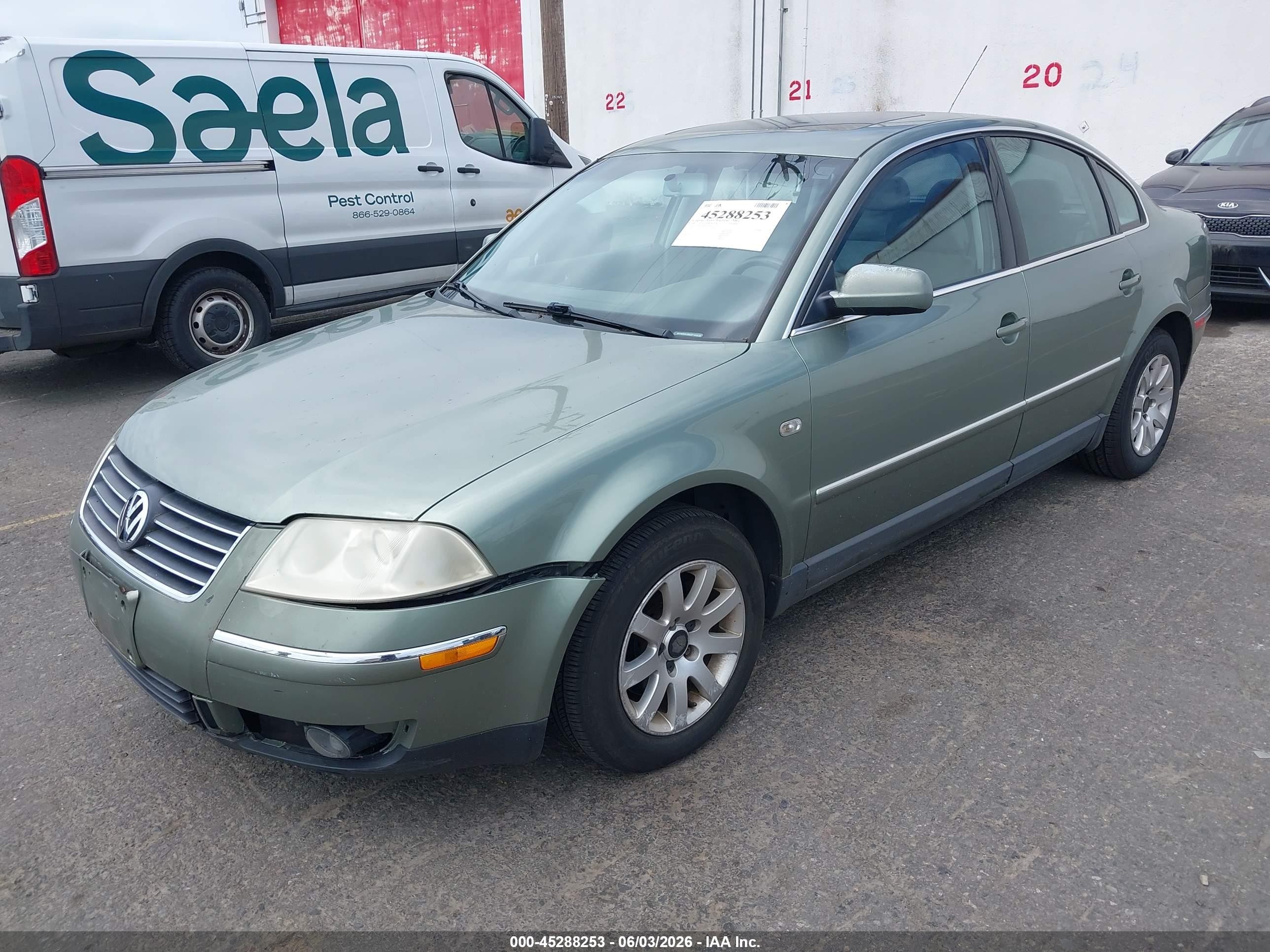 2002 Volkswagen Passat Gls Green vin: WVWPD63B02P184630