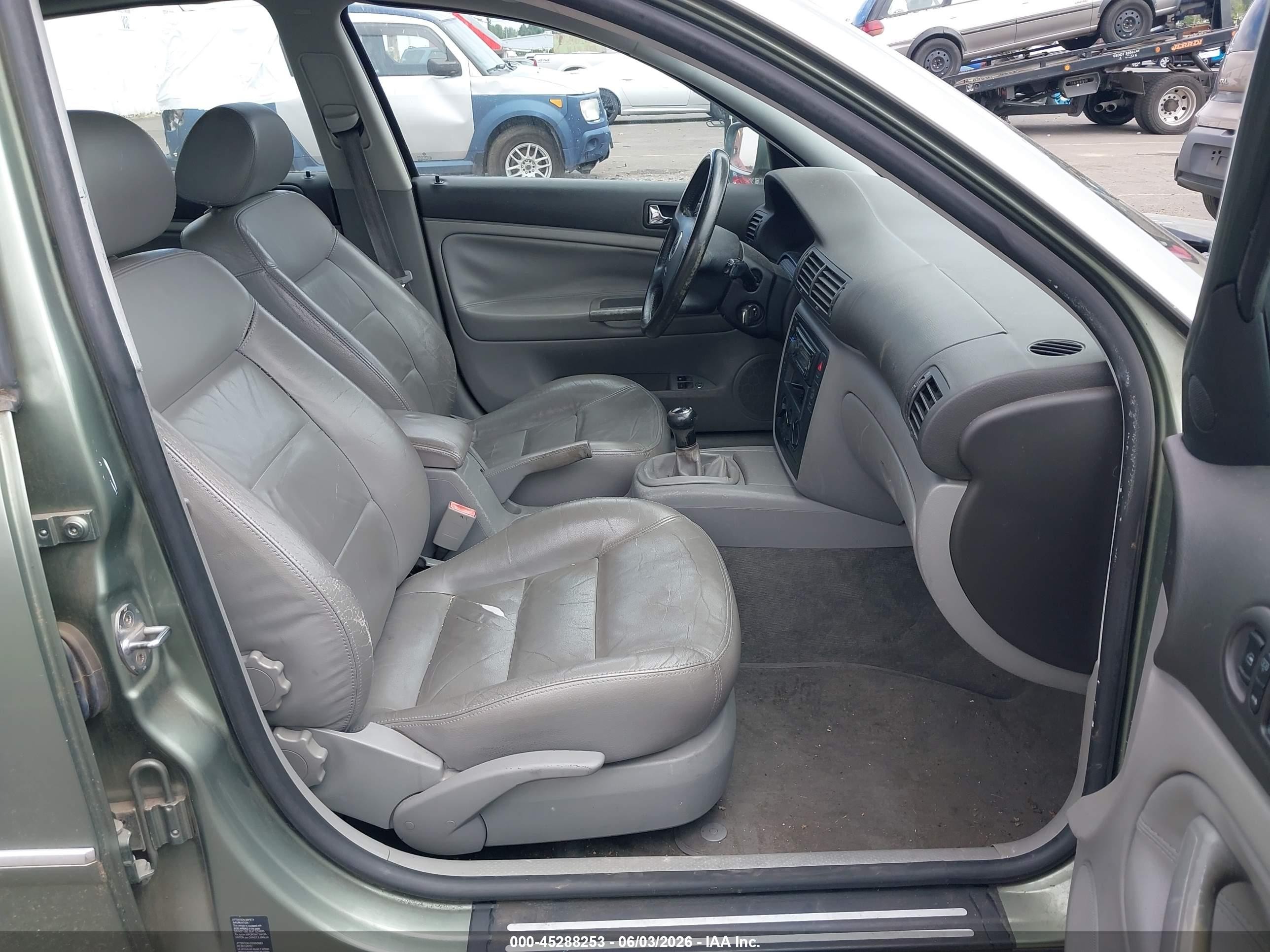 2002 Volkswagen Passat Gls Green vin: WVWPD63B02P184630