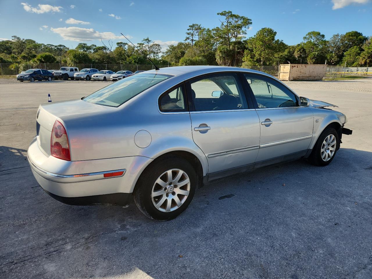 2002 Volkswagen Passat Gls Silver vin: WVWPD63B02P452852