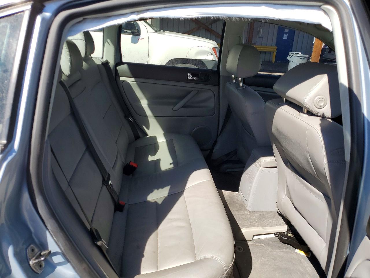 2004 Volkswagen Passat Blue vin: WVWPD63B04E114012