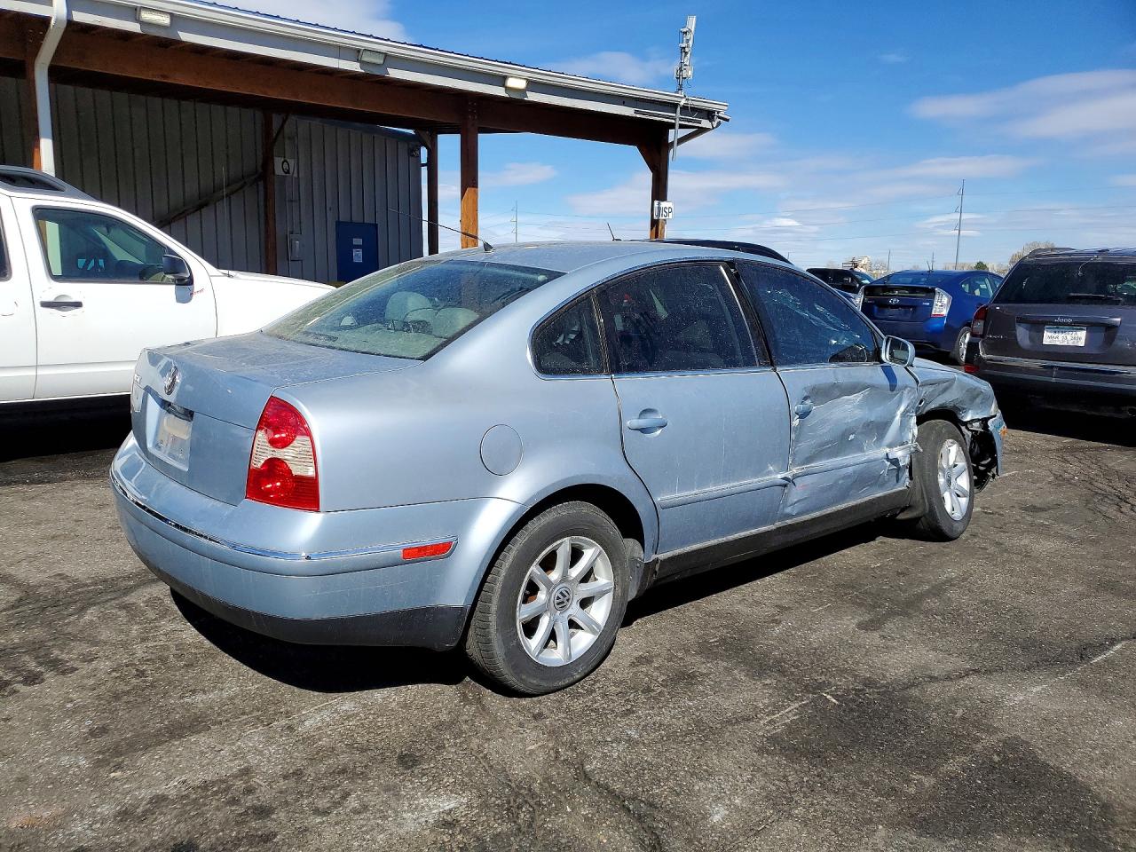 2004 Volkswagen Passat Blue vin: WVWPD63B04E114012