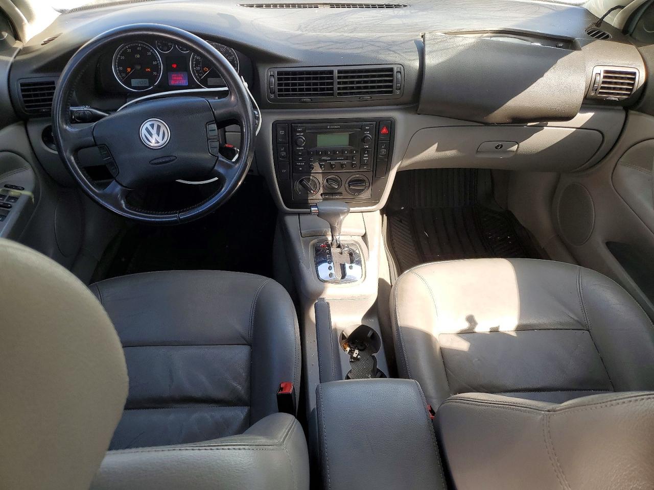 2004 Volkswagen Passat Blue vin: WVWPD63B04E114012