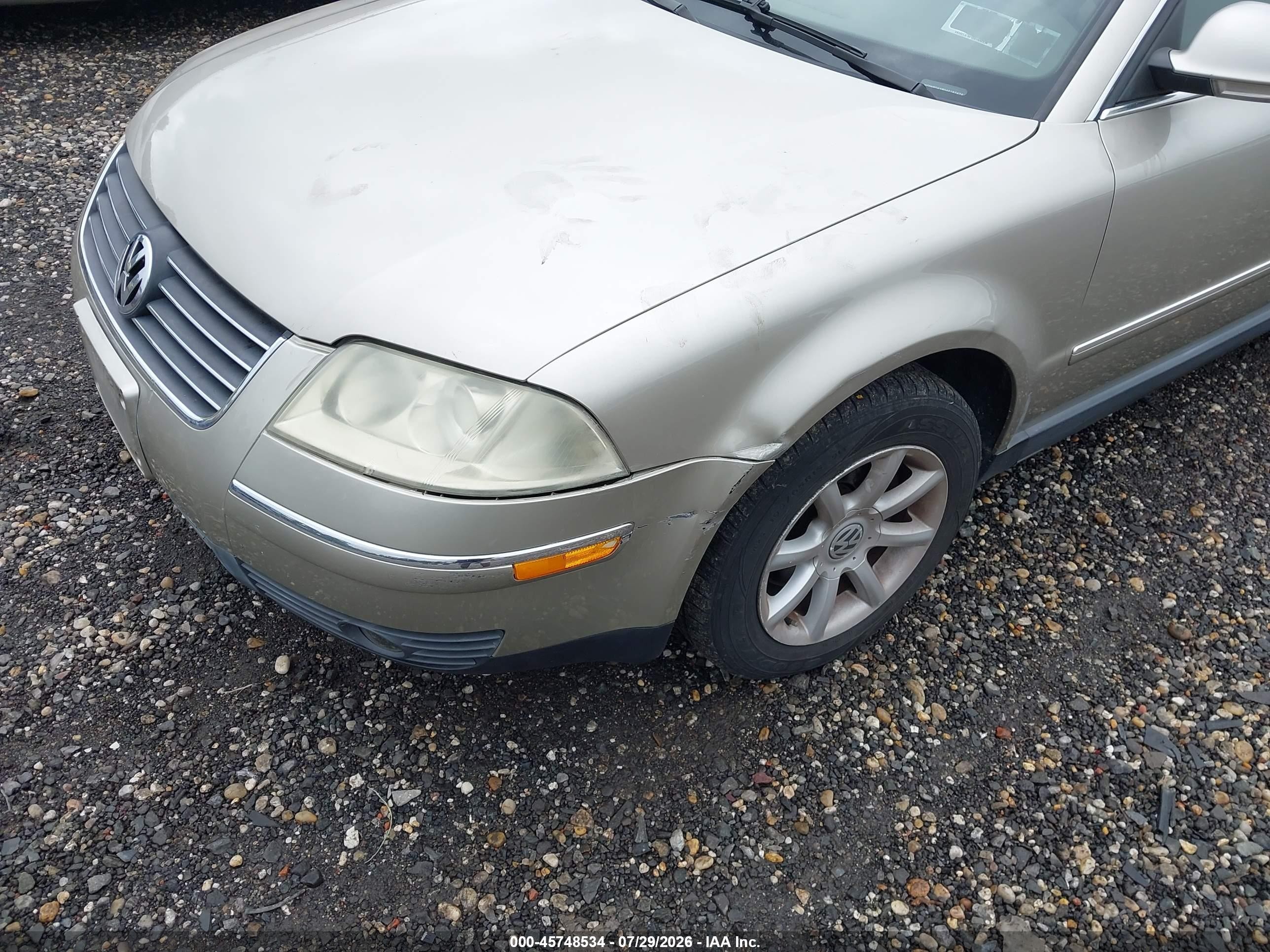 2004 Volkswagen Passat Gls Tan vin: WVWPD63B04E182424