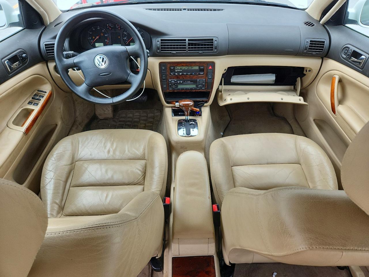 1999 Volkswagen Passat Glx White vin: WVWPD63B0XE491640