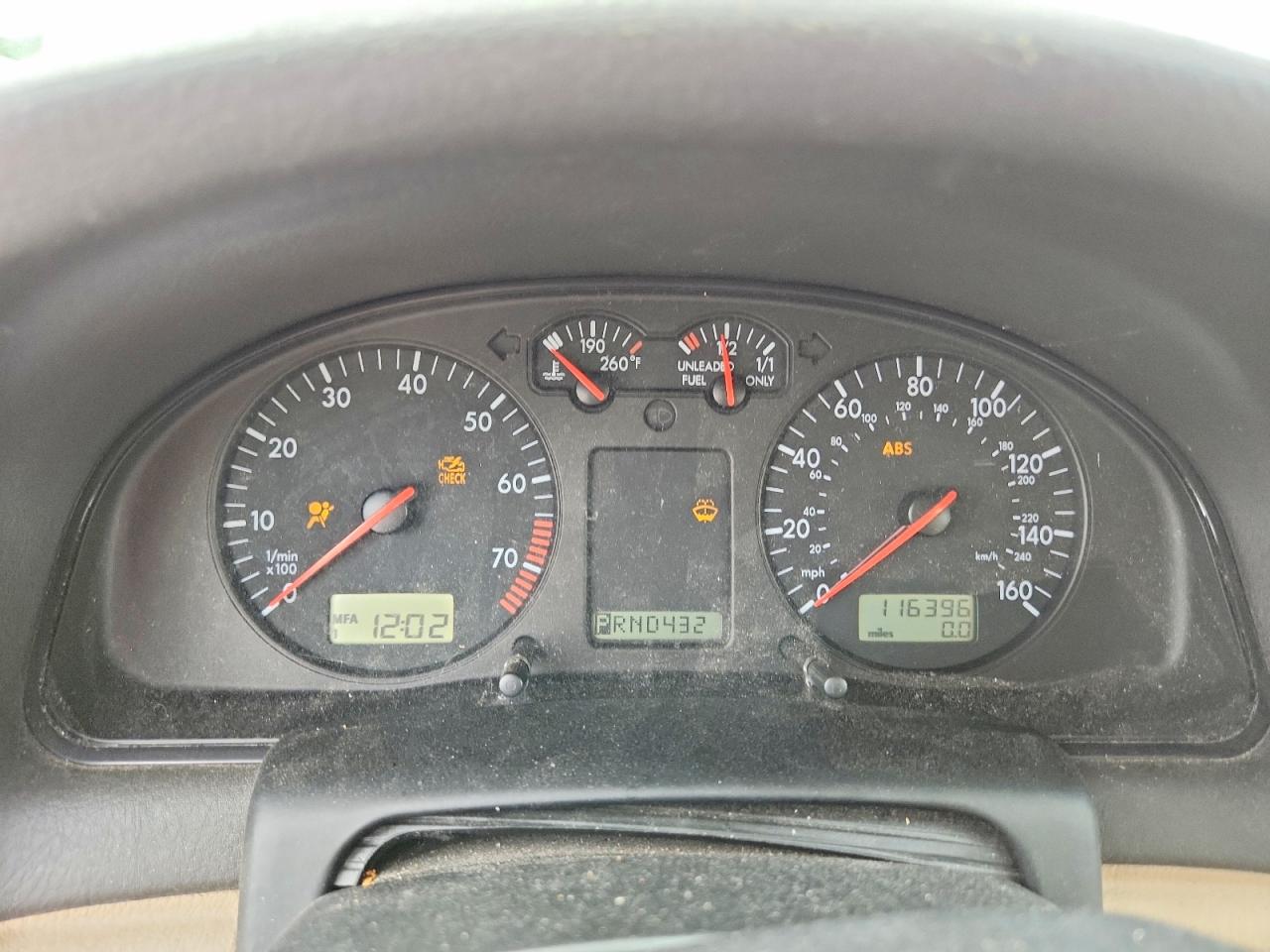 1999 Volkswagen Passat Glx White vin: WVWPD63B0XE491640