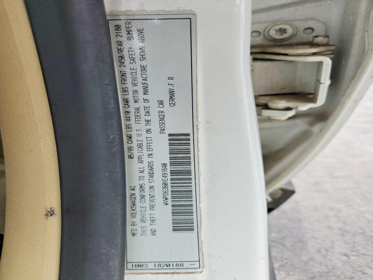 1999 Volkswagen Passat Glx White vin: WVWPD63B0XE491640