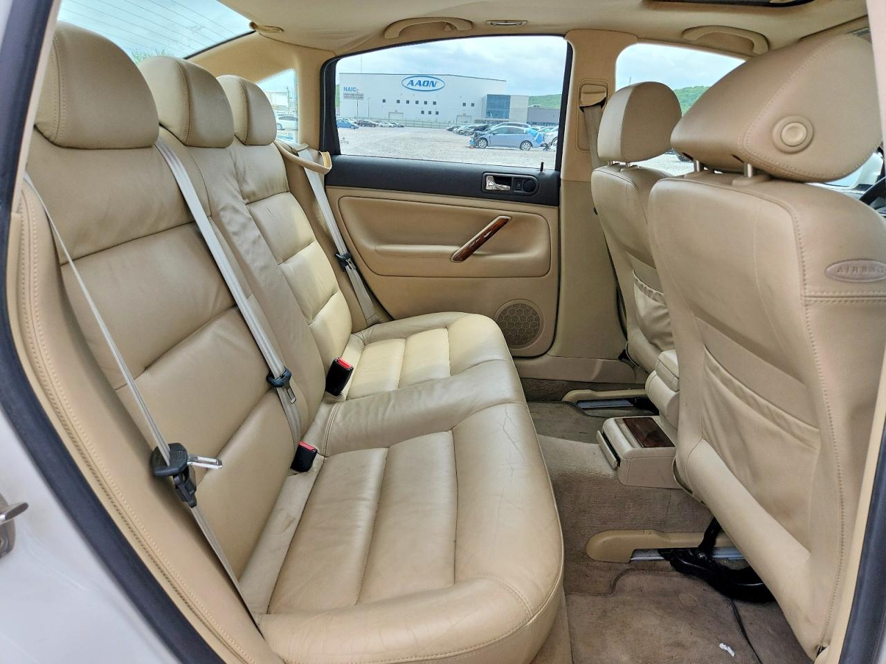 1999 Volkswagen Passat Glx White vin: WVWPD63B0XE491640