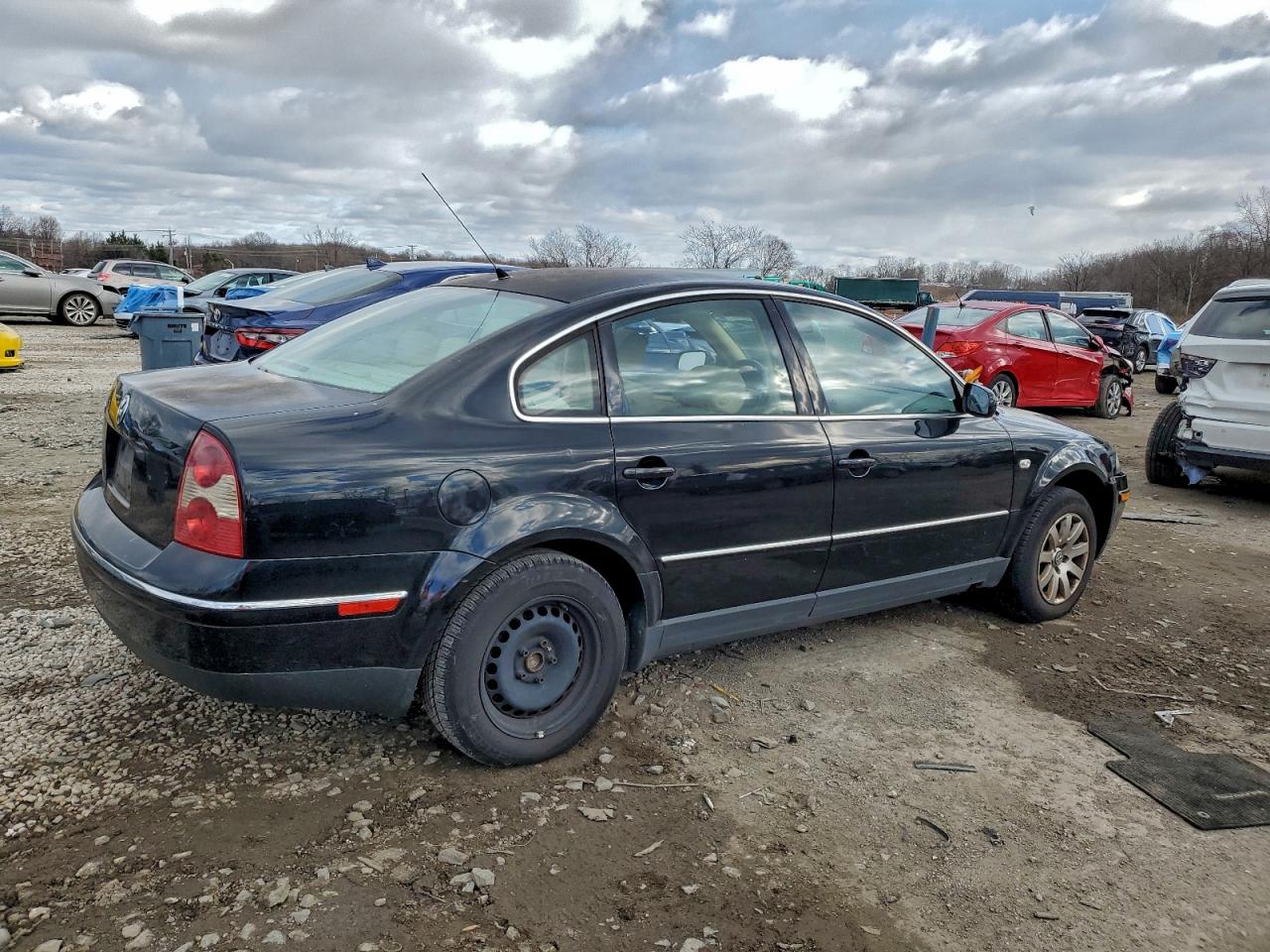 2001 Volkswagen Passat Gls Black vin: WVWPD63B11P268731