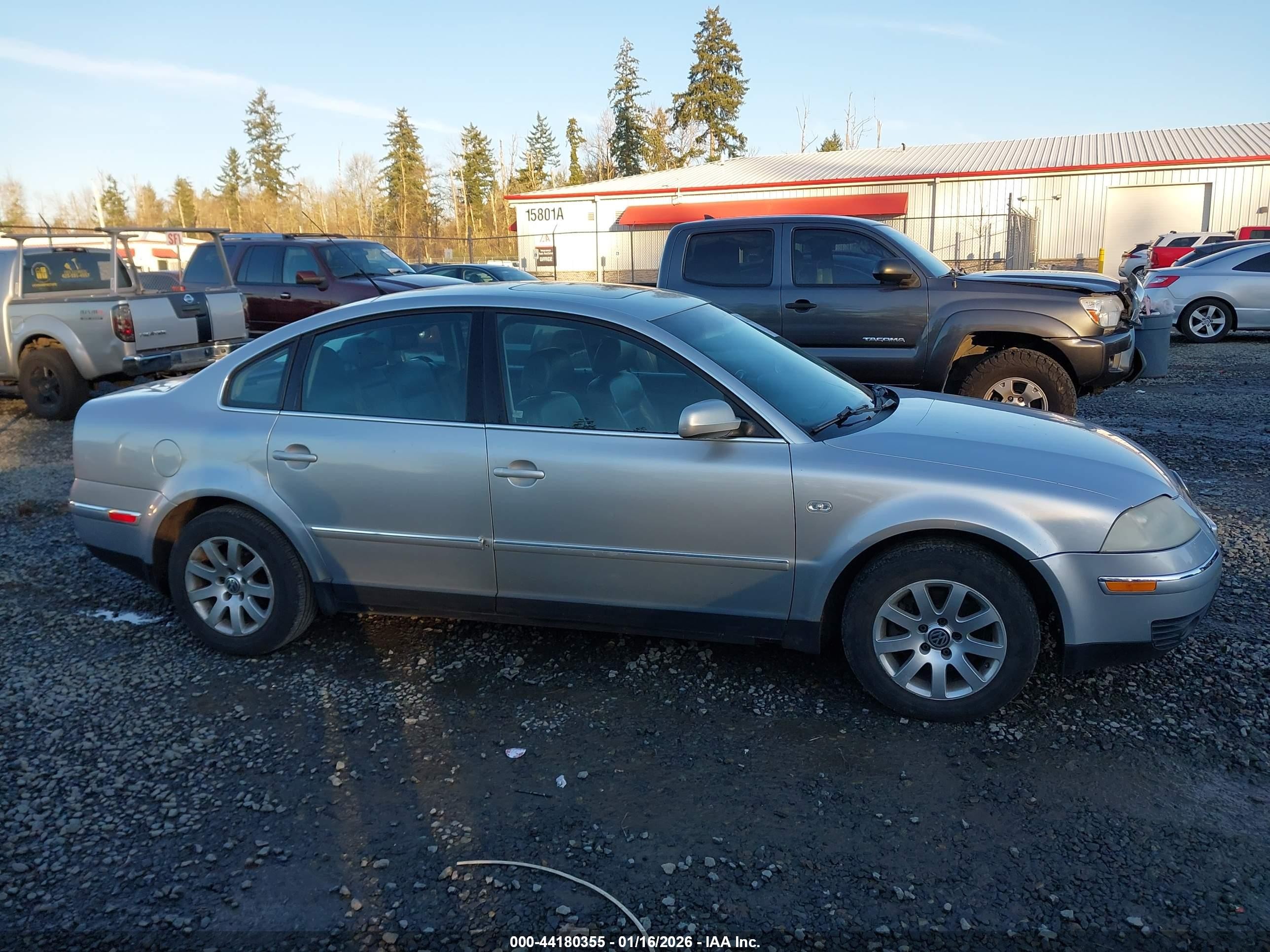2002 Volkswagen Passat Gls Silver vin: WVWPD63B12E388607