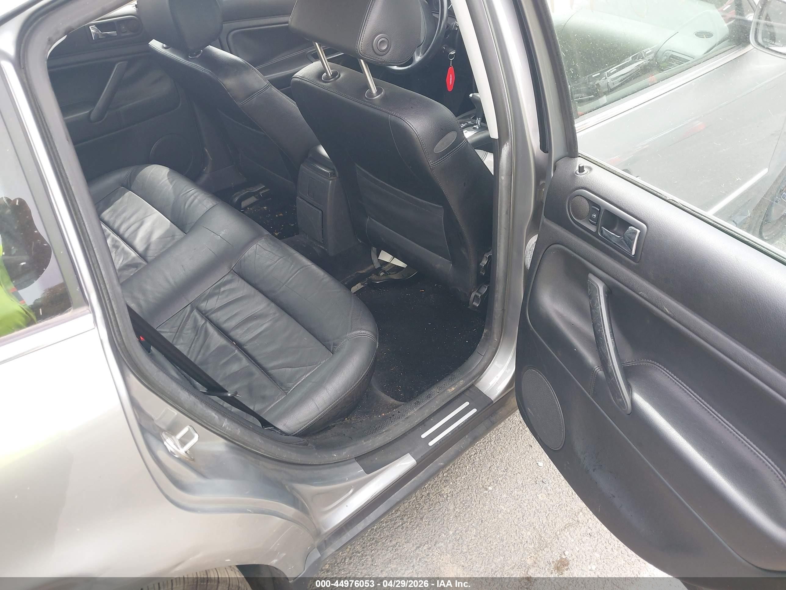 2002 Volkswagen Passat Gls Silver vin: WVWPD63B12P354011