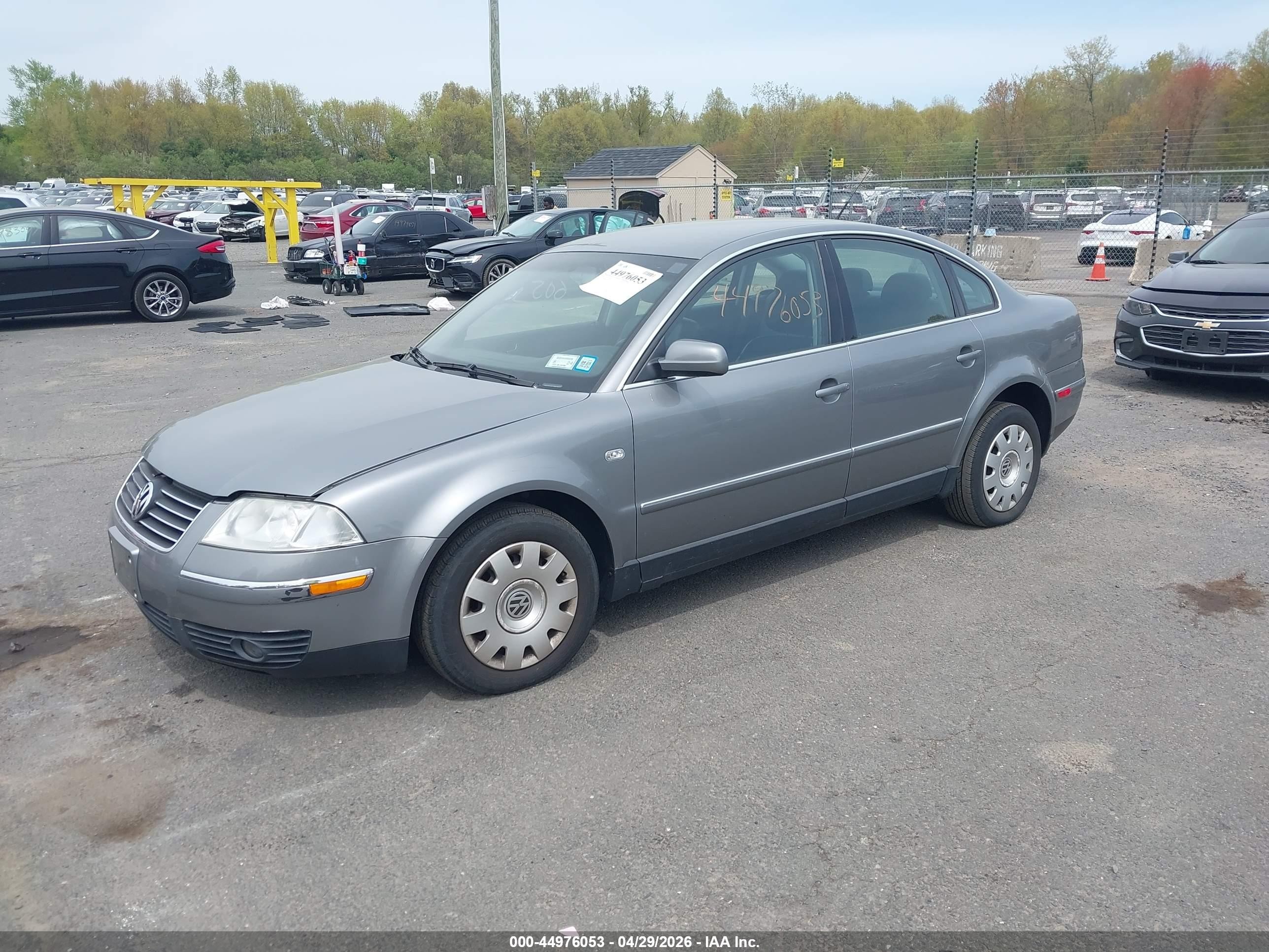 2002 Volkswagen Passat Gls Silver vin: WVWPD63B12P354011