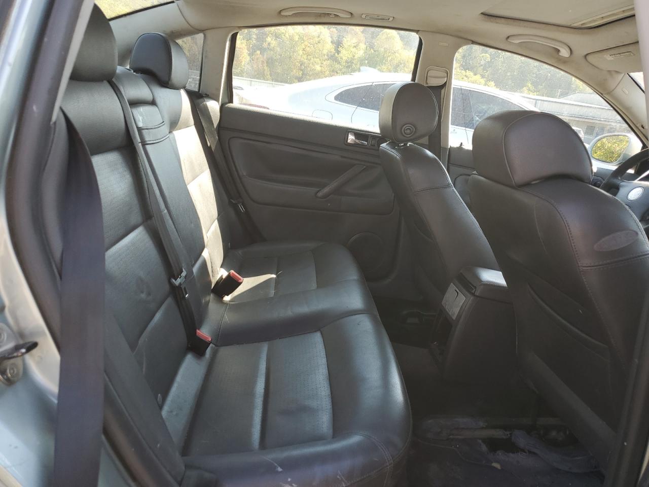 2004 Volkswagen Passat Gls Серебряный vin: WVWPD63B14E181489