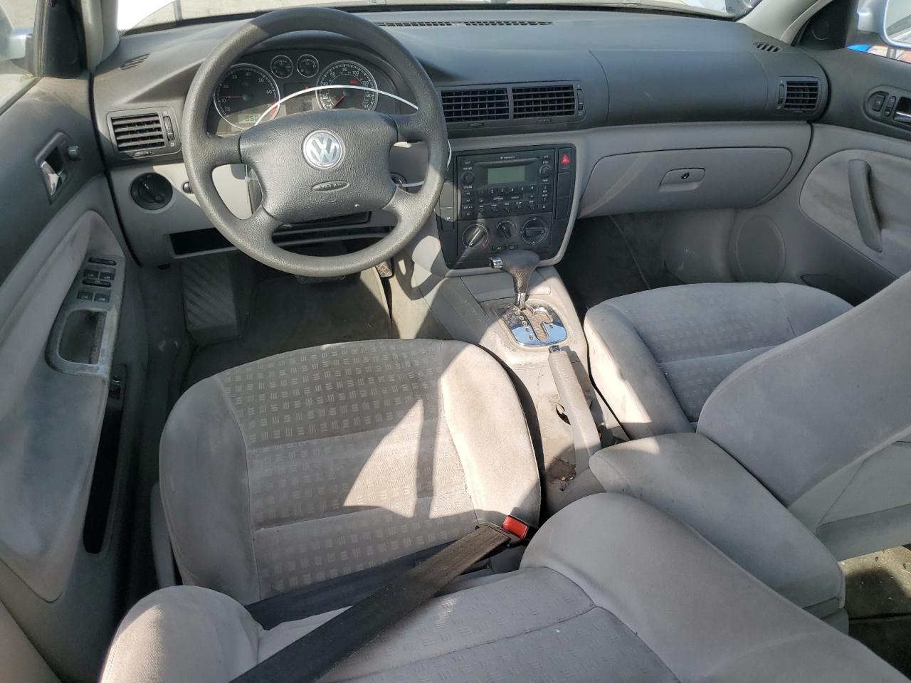 2004 Volkswagen Passat Gls Белый vin: WVWPD63B14P141790