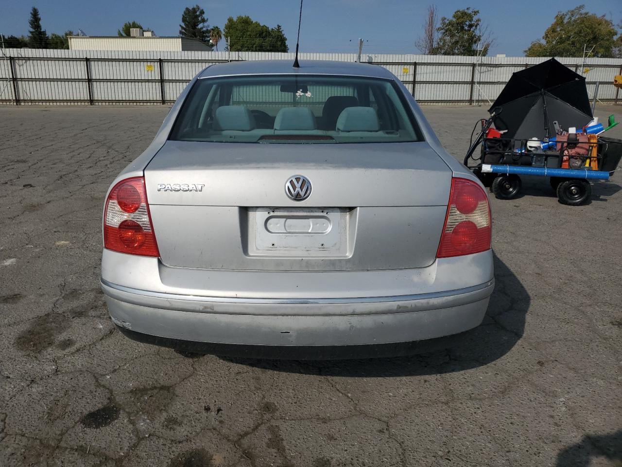 2004 Volkswagen Passat Gls Белый vin: WVWPD63B14P141790