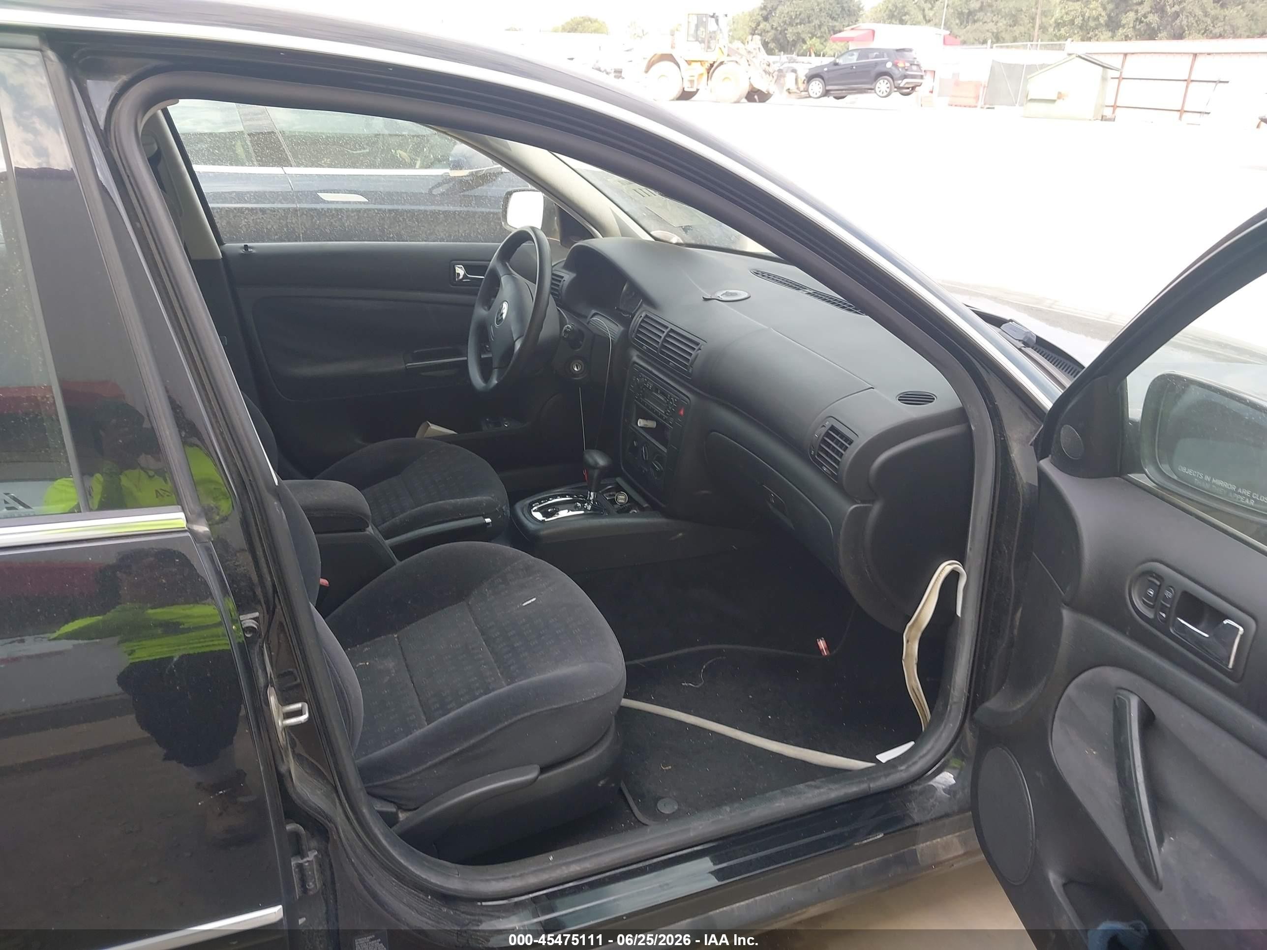 2001 Volkswagen Passat Gls Black vin: WVWPD63B21P273646
