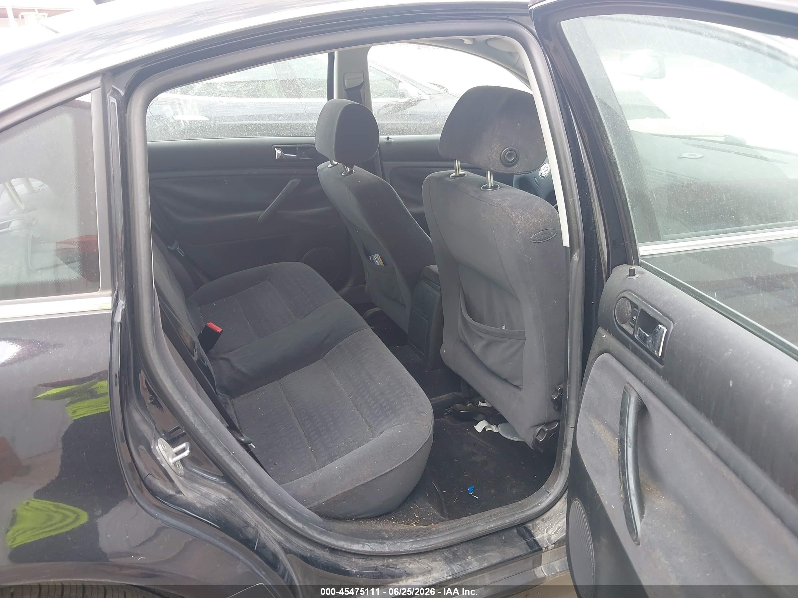 2001 Volkswagen Passat Gls Black vin: WVWPD63B21P273646