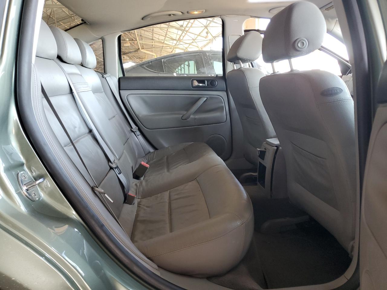2002 Volkswagen Passat Gls Green vin: WVWPD63B22P287614