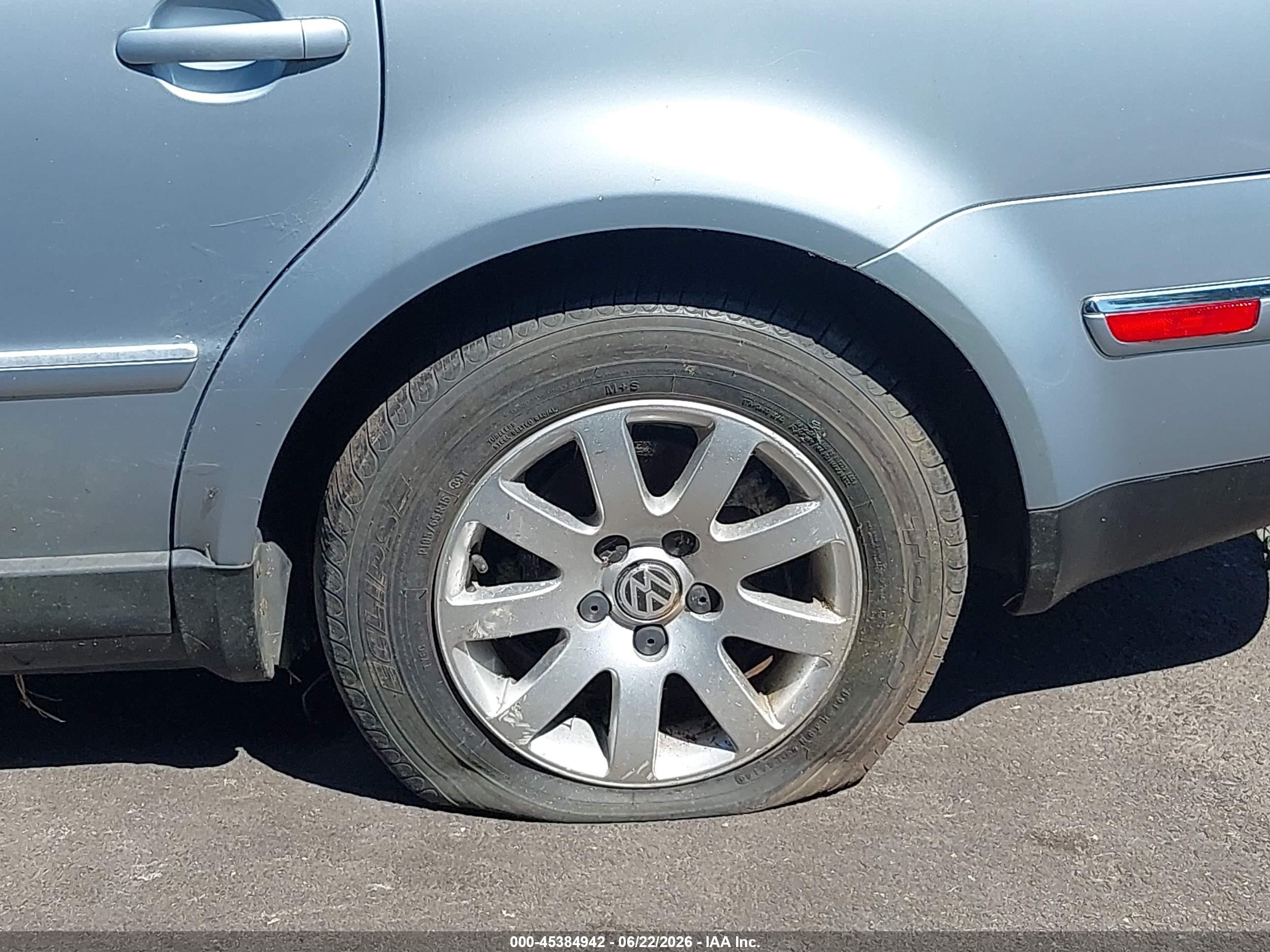 2003 Volkswagen Passat Gls Light Blue vin: WVWPD63B23P250354