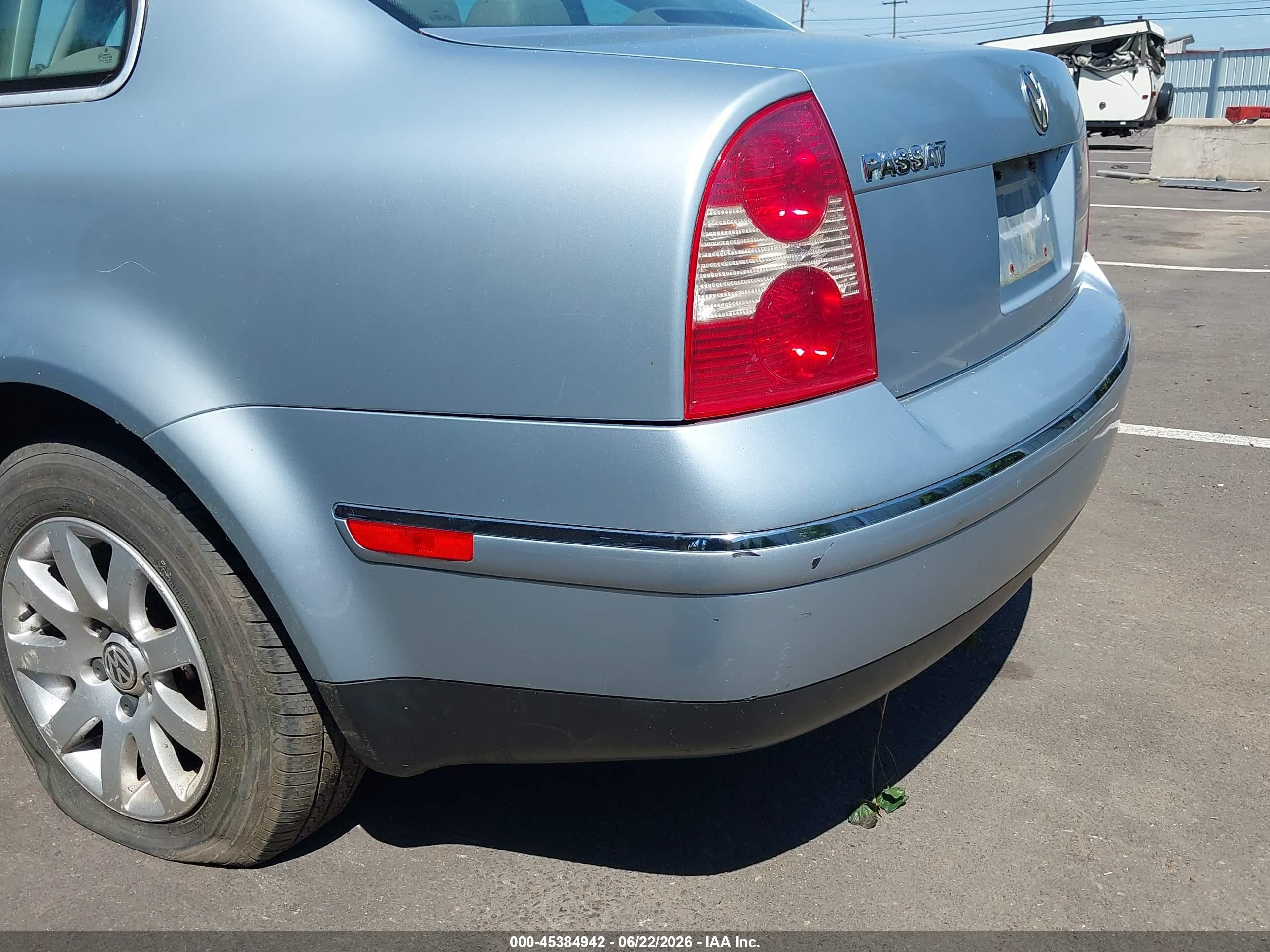 2003 Volkswagen Passat Gls Light Blue vin: WVWPD63B23P250354