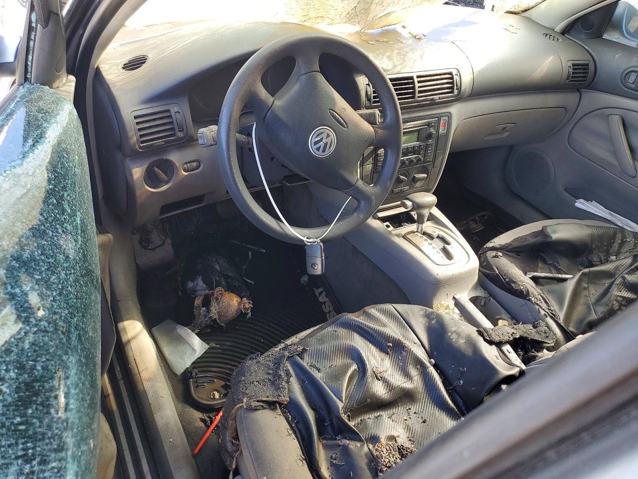 2004 Volkswagen Passat Gls Silver vin: WVWPD63B24E230778
