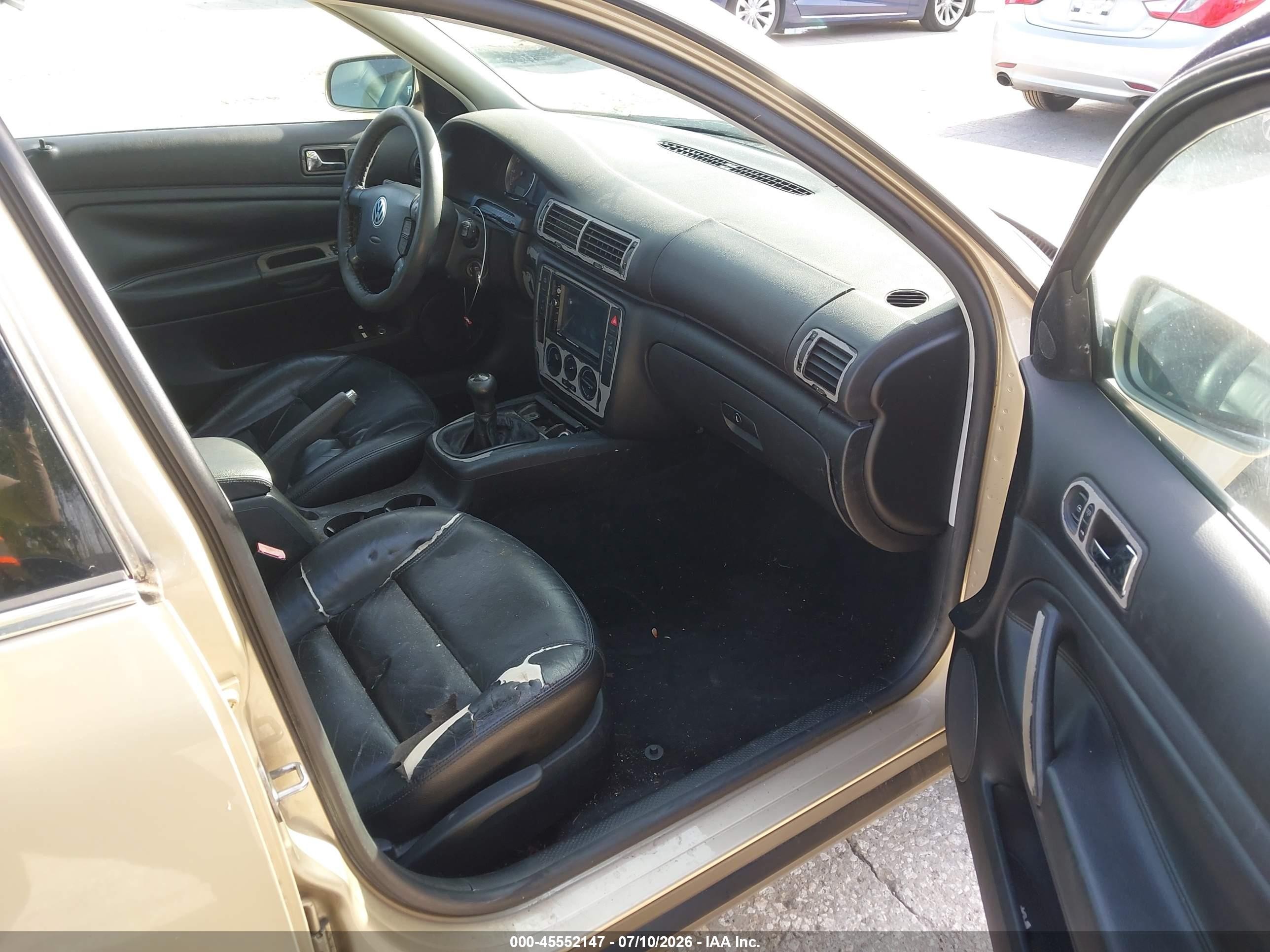 2001 Volkswagen Passat Gls Tan vin: WVWPD63B31E124657