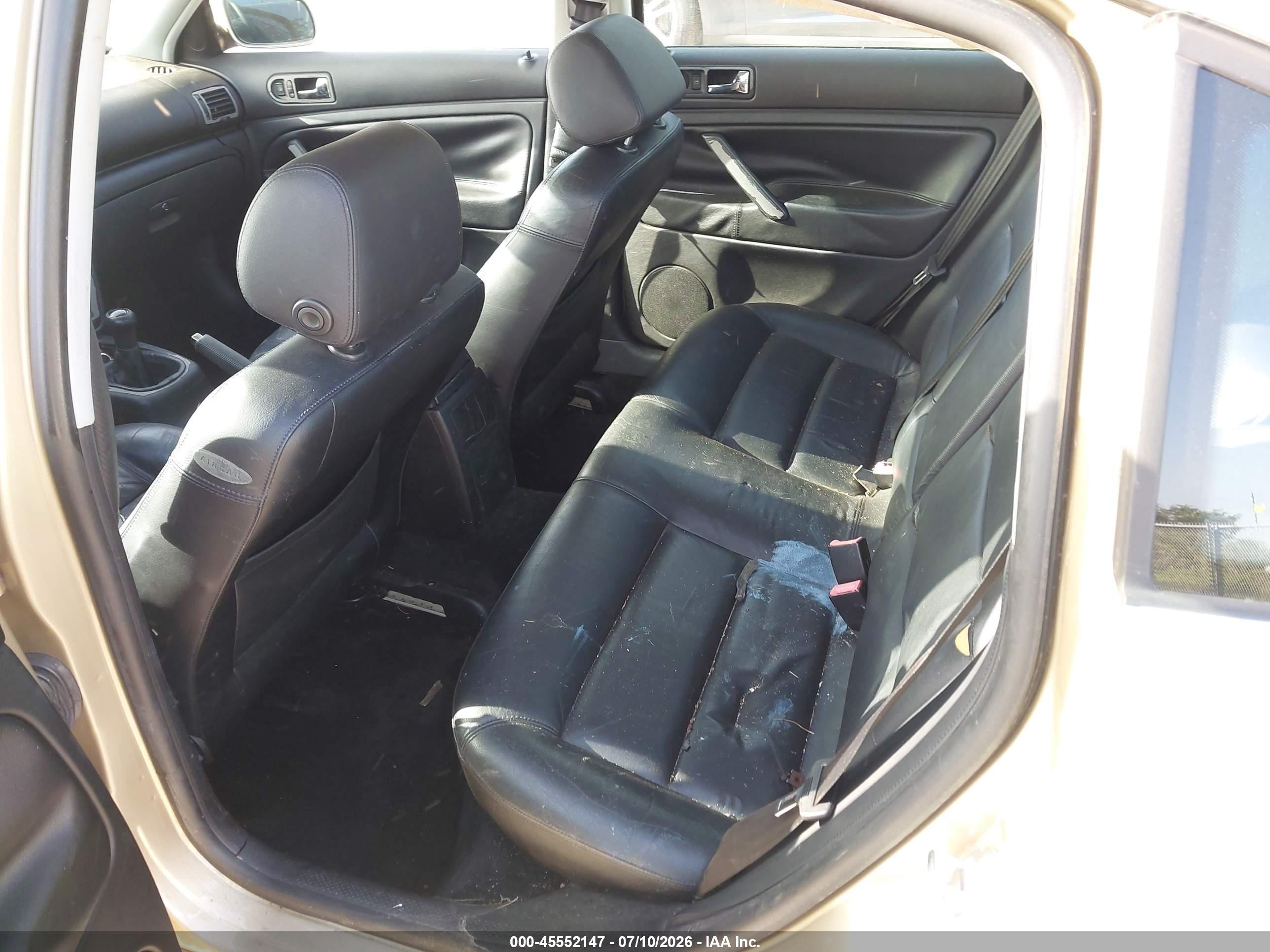2001 Volkswagen Passat Gls Tan vin: WVWPD63B31E124657