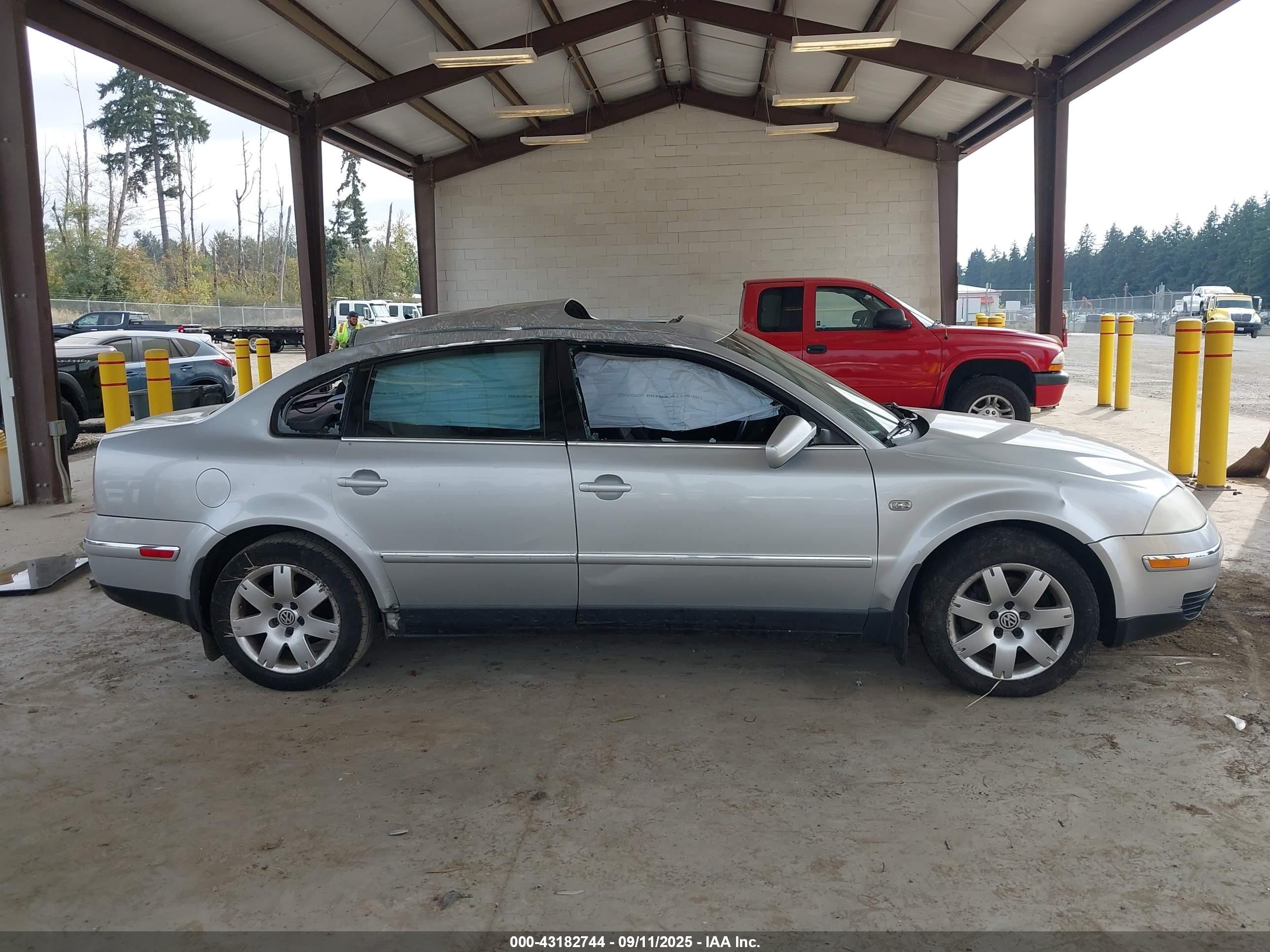 2002 Volkswagen Passat Gls Silver vin: WVWPD63B32P047892
