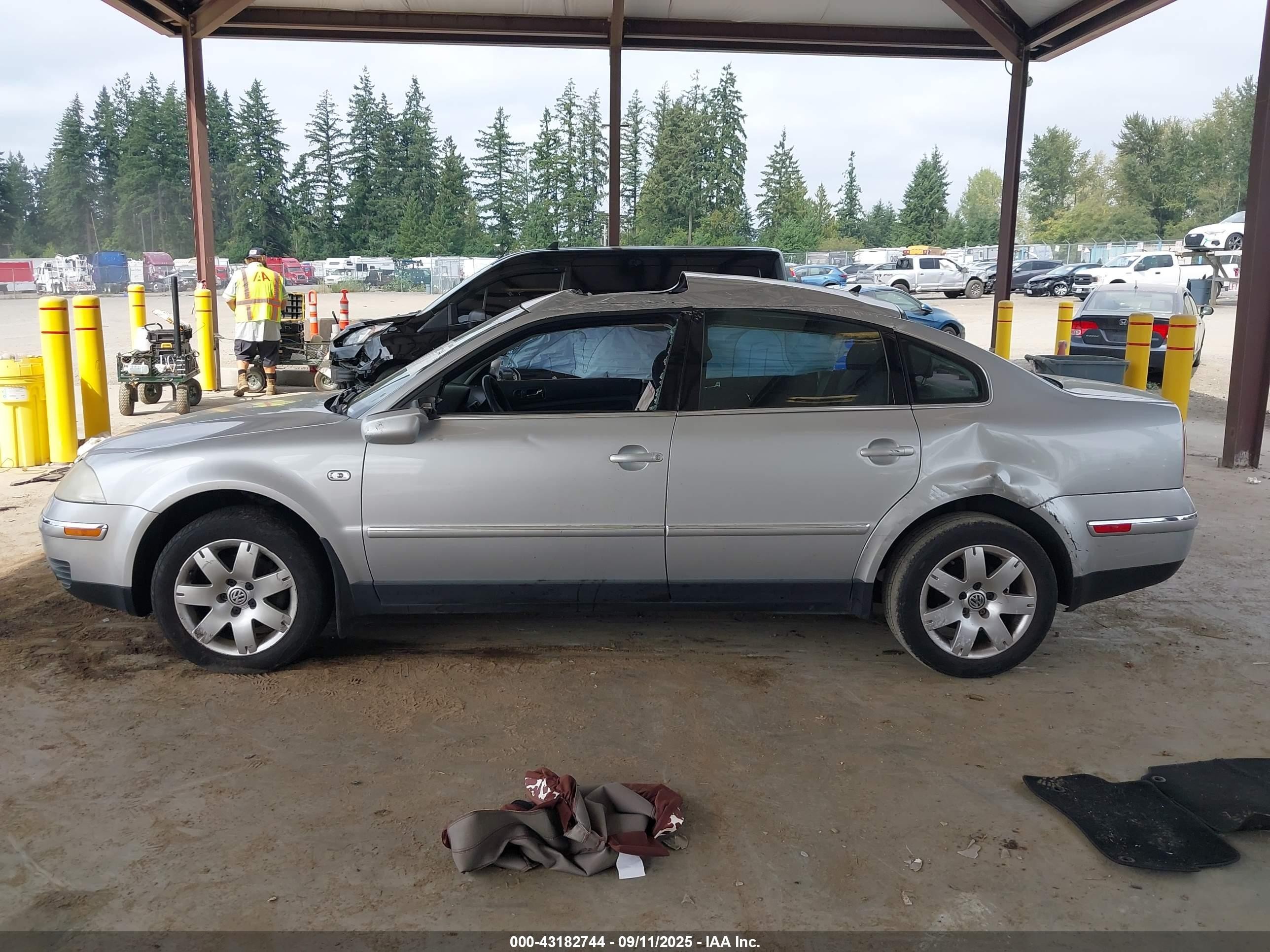 2002 Volkswagen Passat Gls Silver vin: WVWPD63B32P047892