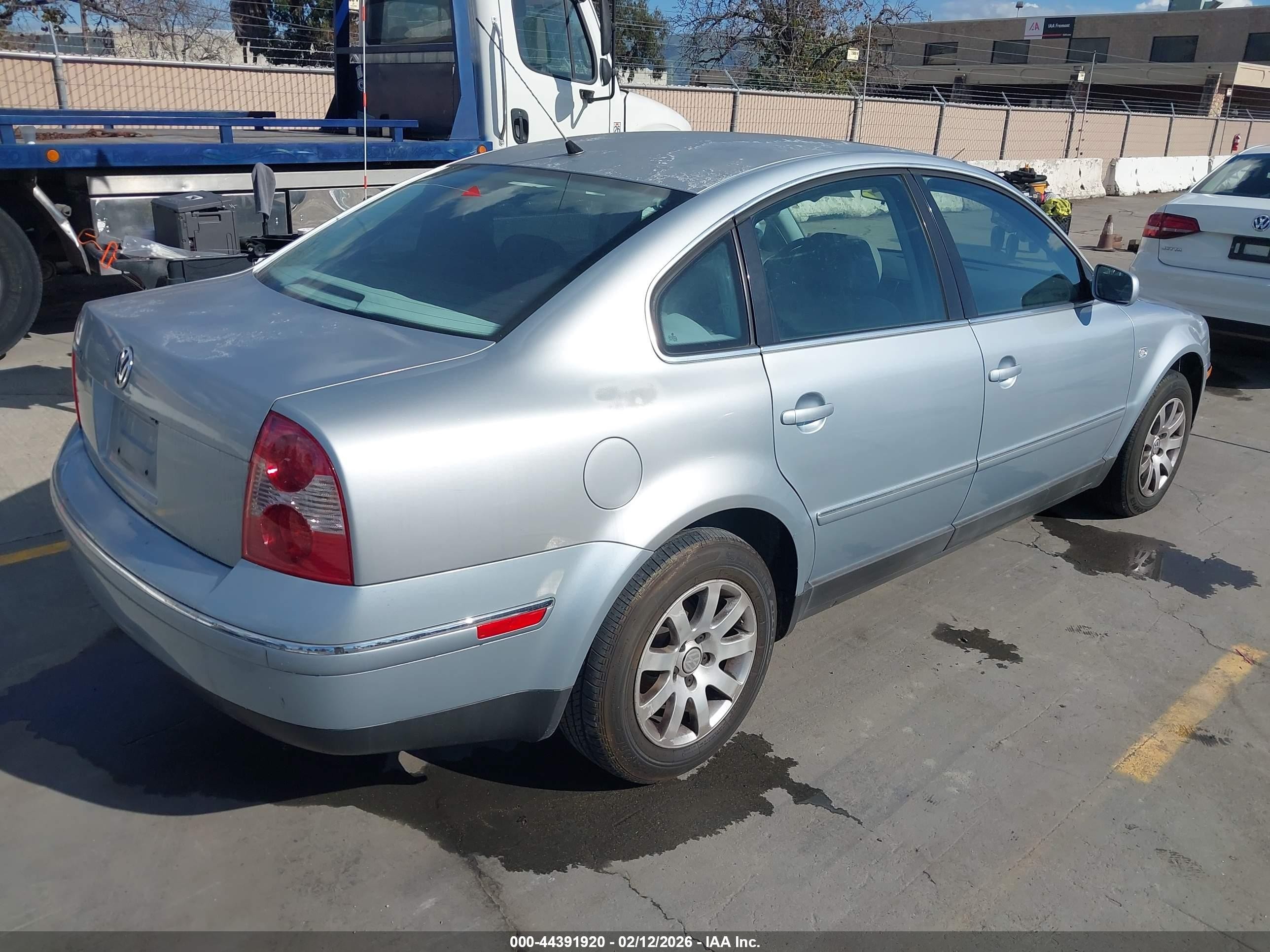 2002 Volkswagen Passat Gls Silver vin: WVWPD63B32P304470