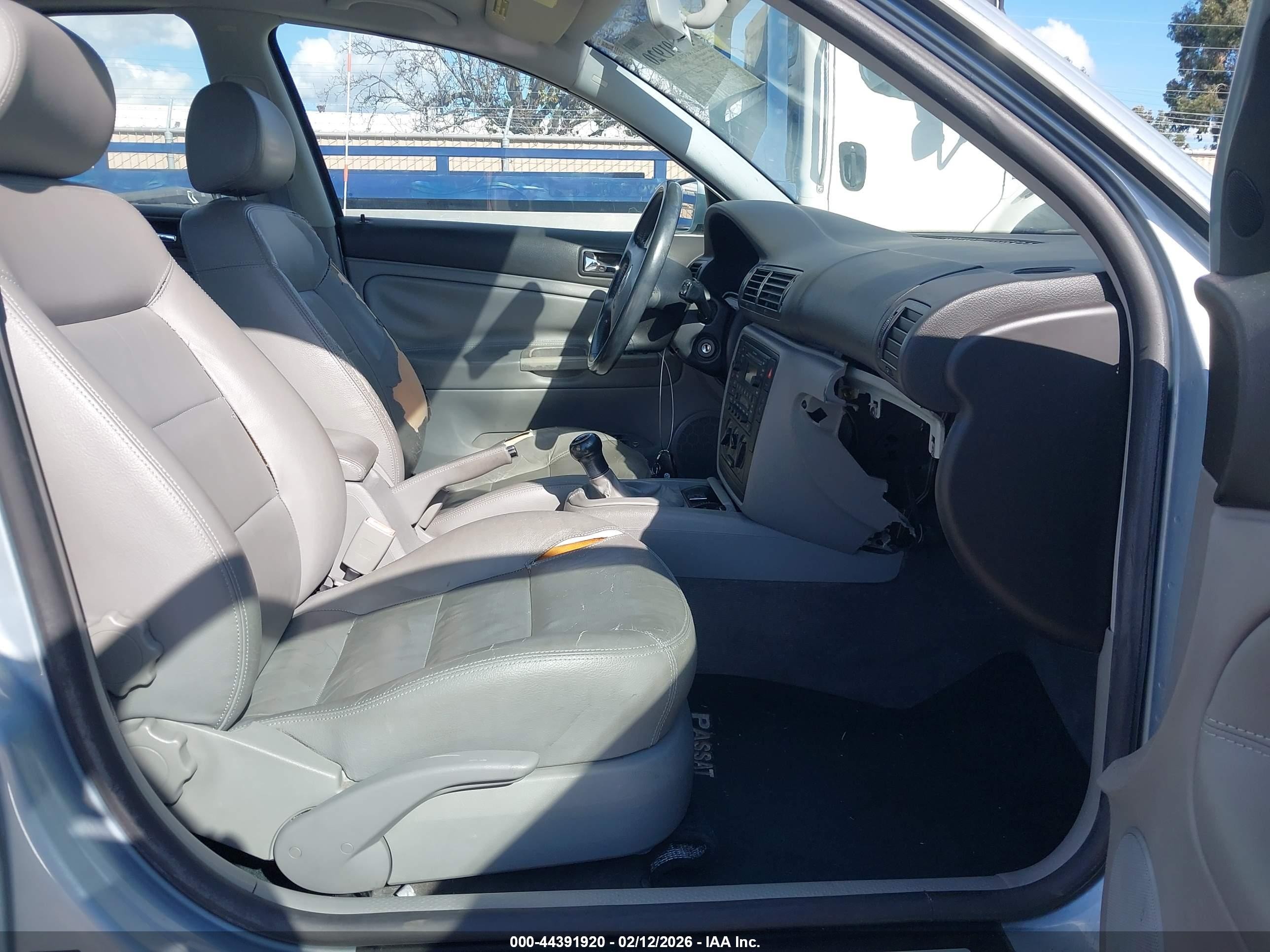 2002 Volkswagen Passat Gls Silver vin: WVWPD63B32P304470