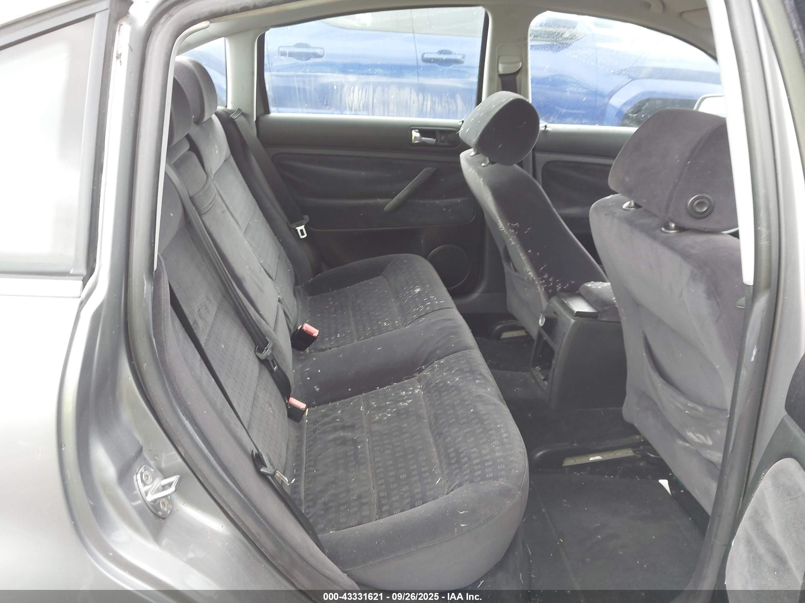 2002 Volkswagen Passat Gls Gray vin: WVWPD63B32P307630
