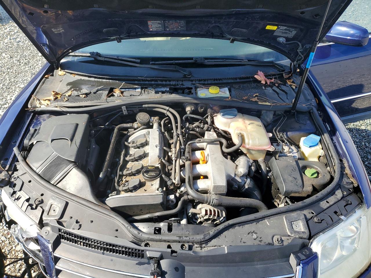 2004 Volkswagen Passat Gls Blue vin: WVWPD63B34E060561
