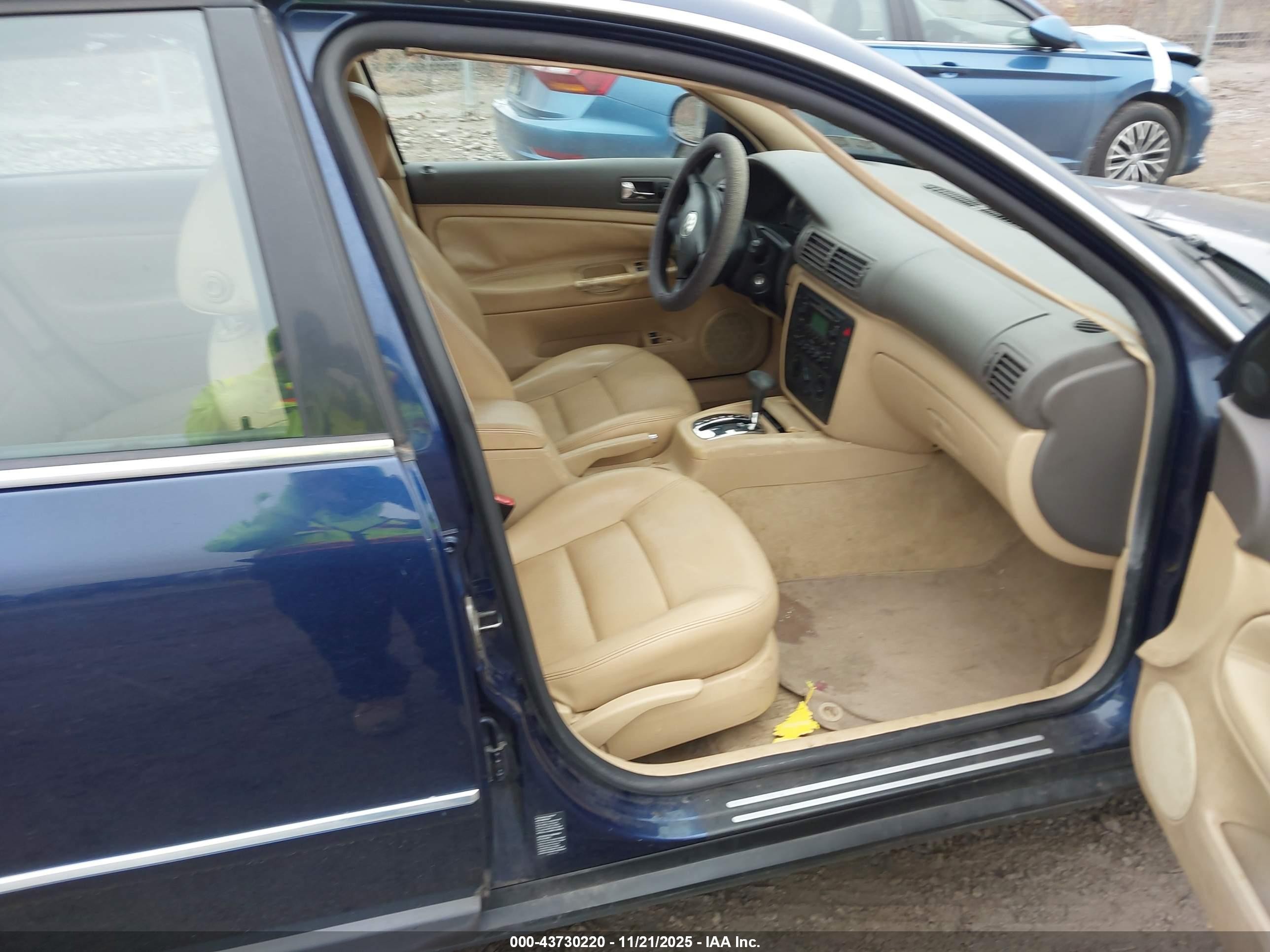 2004 Volkswagen Passat Gls Blue vin: WVWPD63B34E292559