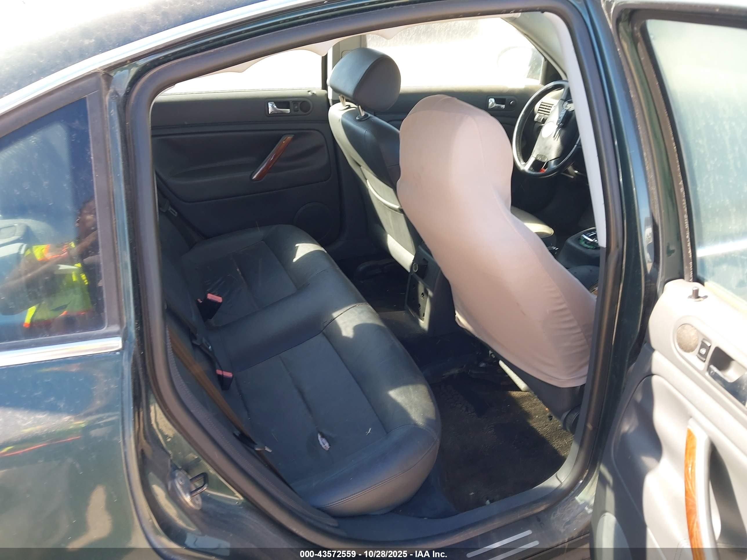 2004 Volkswagen Passat Gls Green vin: WVWPD63B34E297101