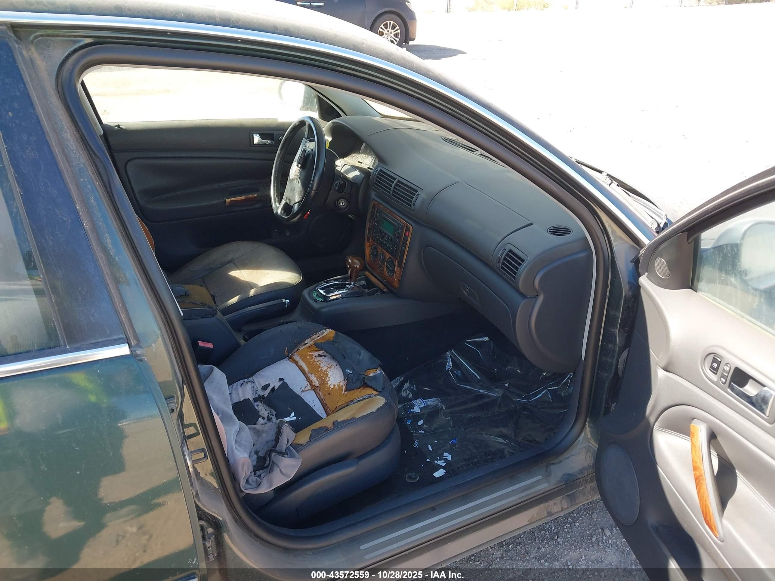 2004 Volkswagen Passat Gls Green vin: WVWPD63B34E297101