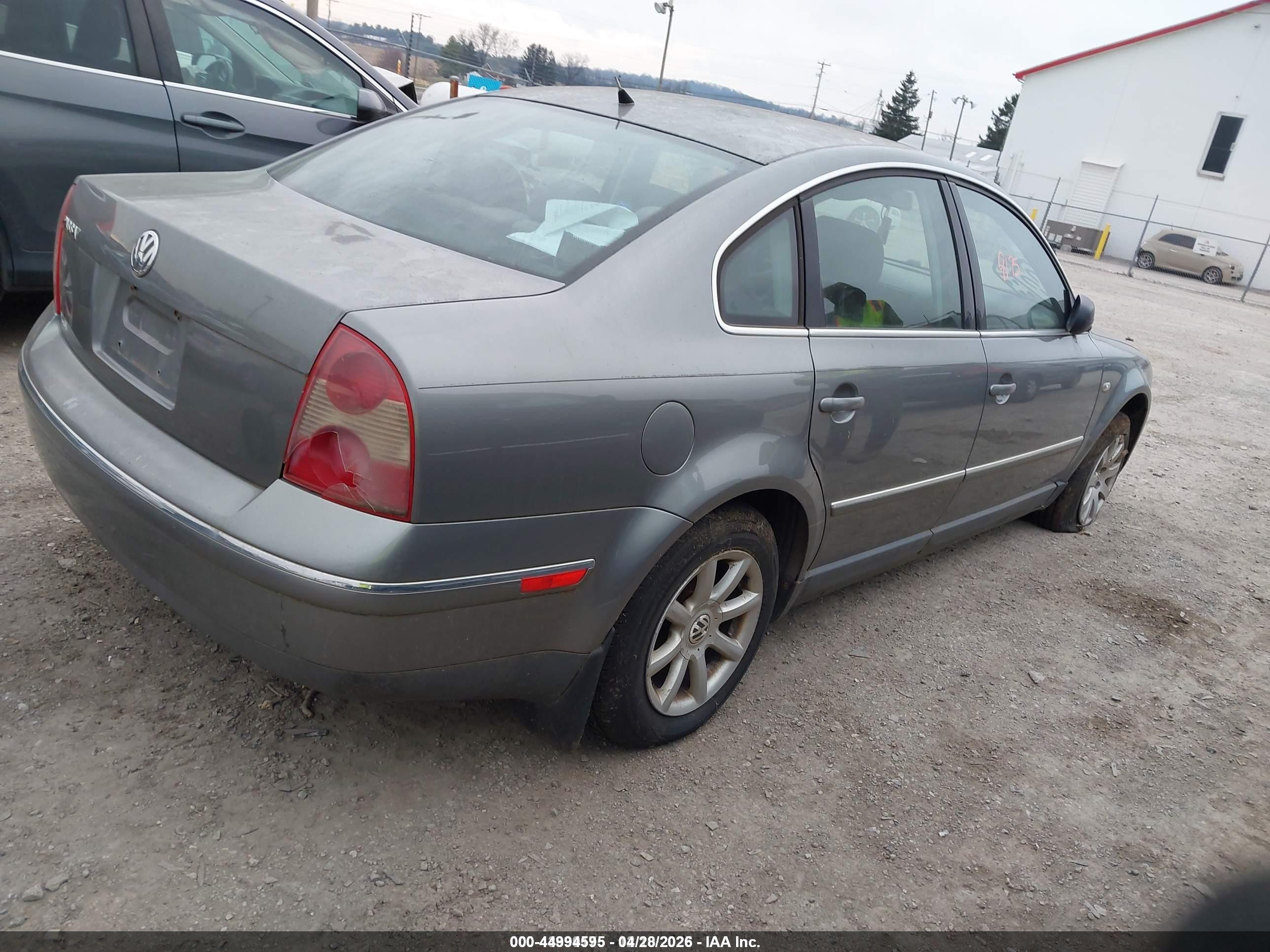 2004 Volkswagen Passat Gls Silver vin: WVWPD63B34P009517