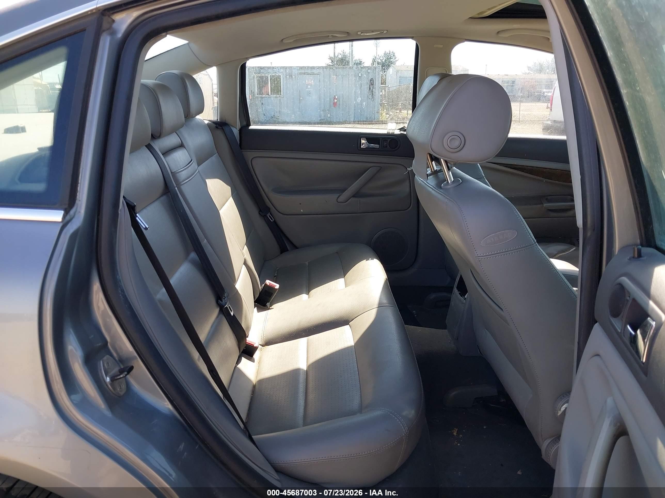 2004 Volkswagen Passat Gls Серебряный vin: WVWPD63B34P249778