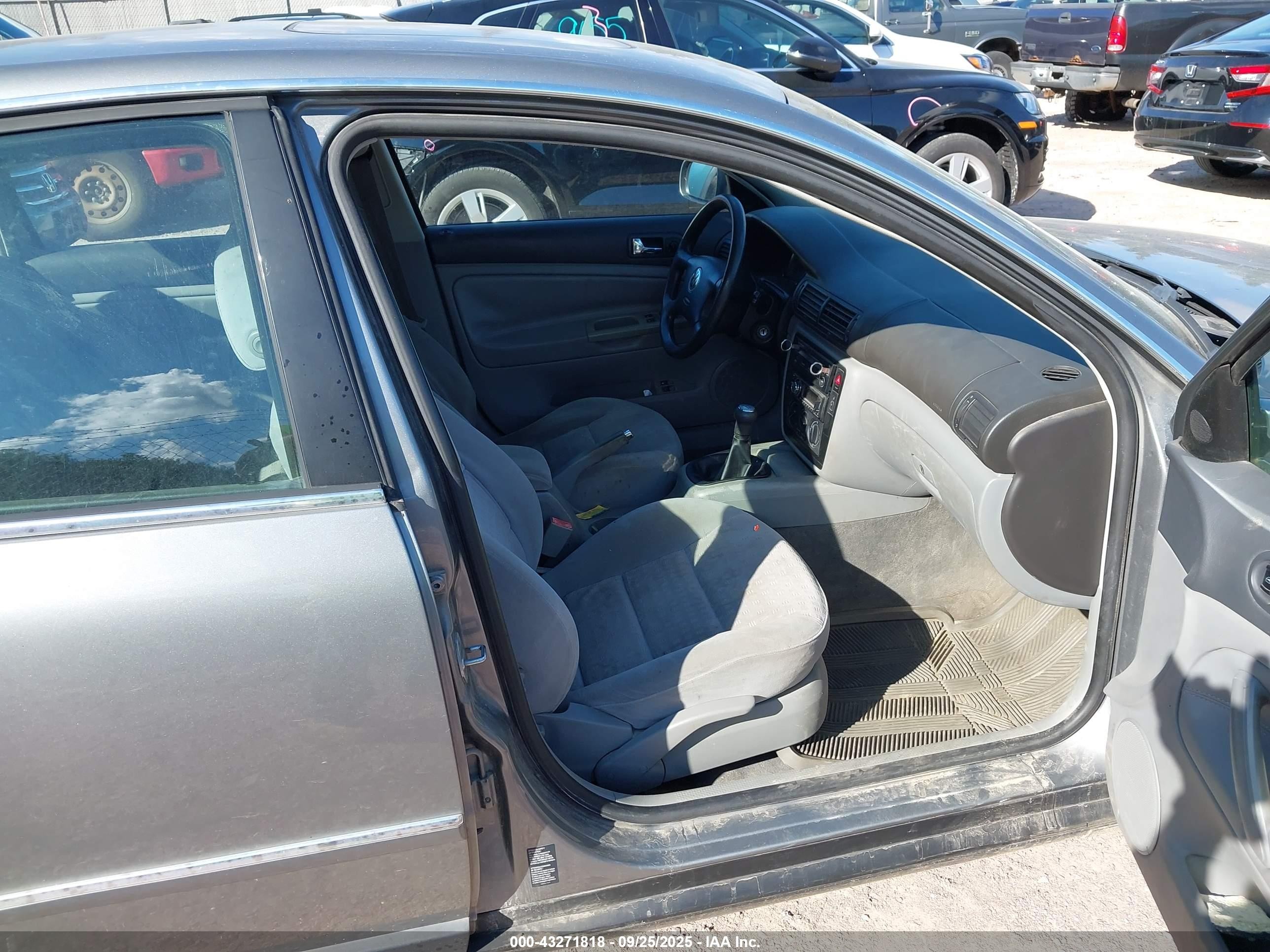 2001 Volkswagen Passat Gls Silver vin: WVWPD63B41P289671