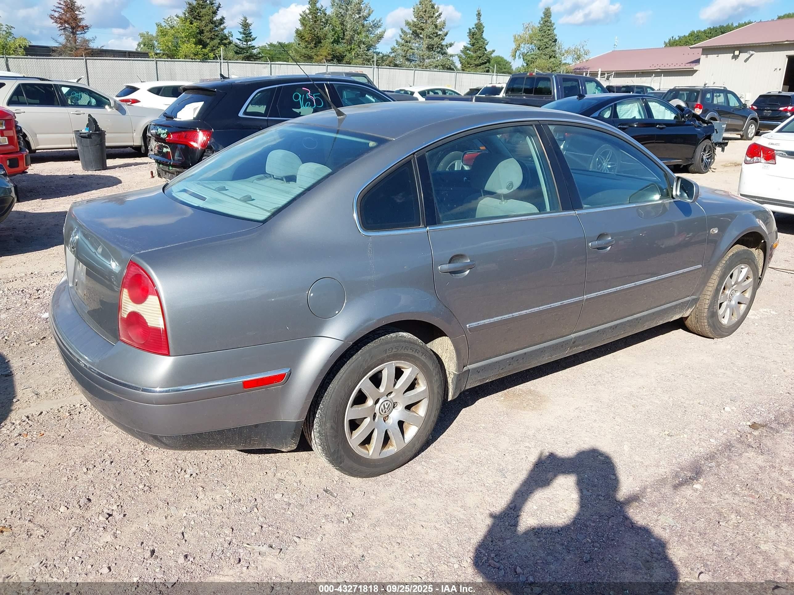 2001 Volkswagen Passat Gls Silver vin: WVWPD63B41P289671