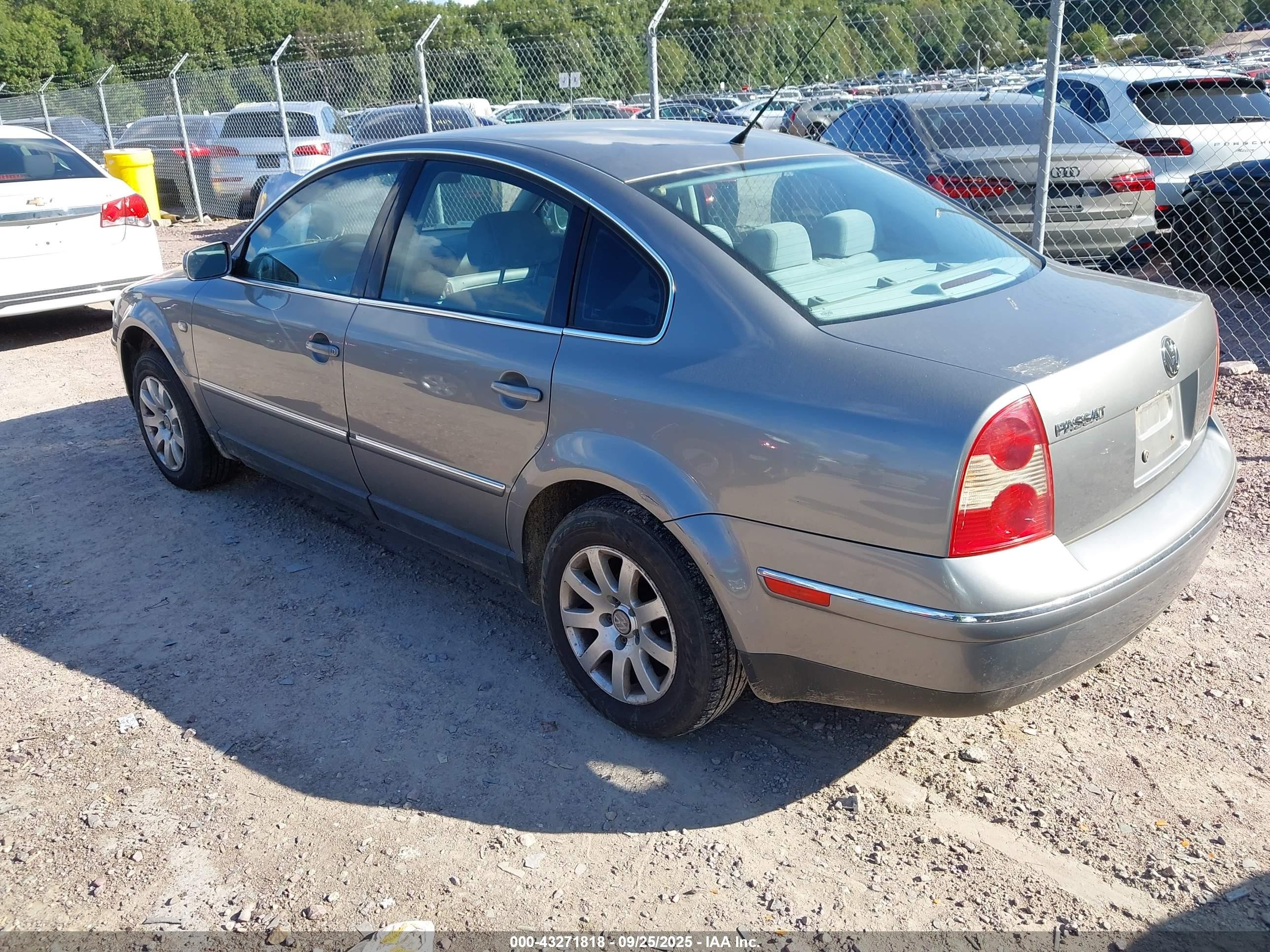 2001 Volkswagen Passat Gls Silver vin: WVWPD63B41P289671